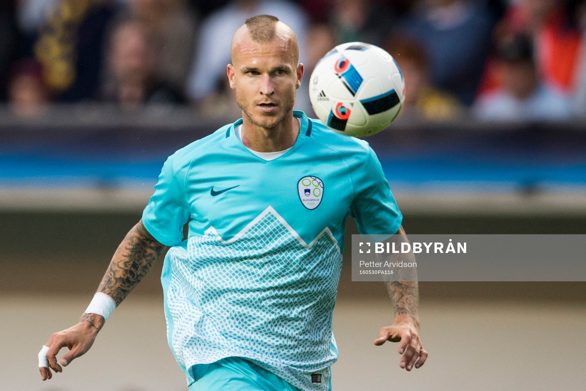 Sloveniens Aljaz Struna under fotbollslandskampen mellan Sverige och Slovenien den 30 maj 2016 i Malmö.