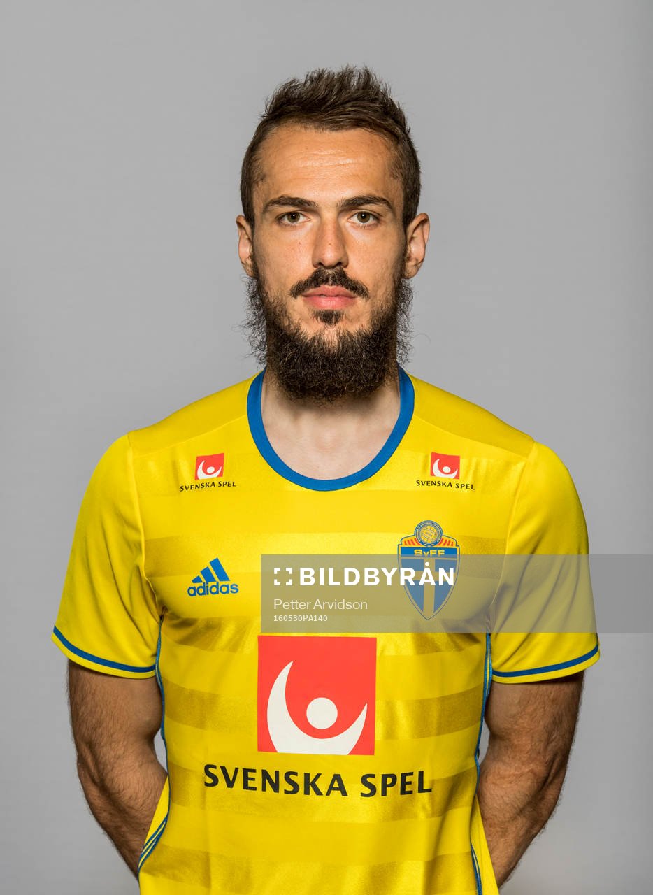 Emir Kujovic, spelare i Sveriges fotbollslandslag