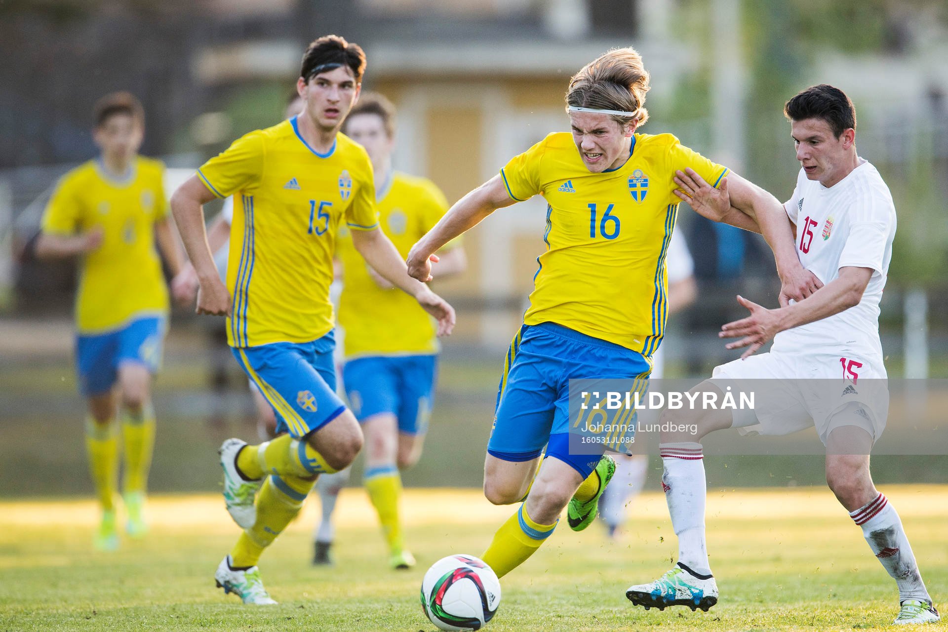 under  P18-landskampen i fotboll mellan Sverige och Ungern