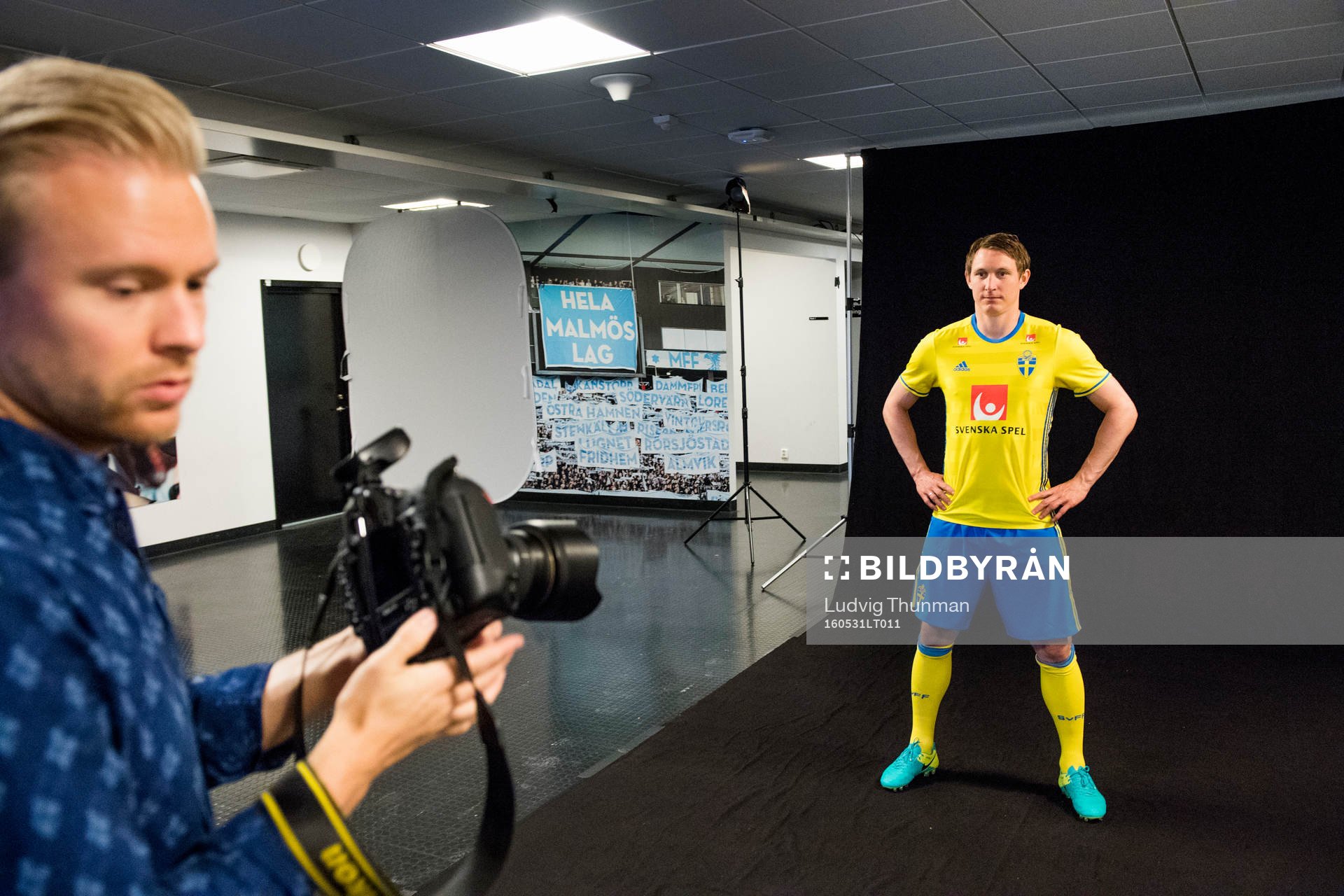 Sveriges Kim Källström fotograferas av Joel Marklund