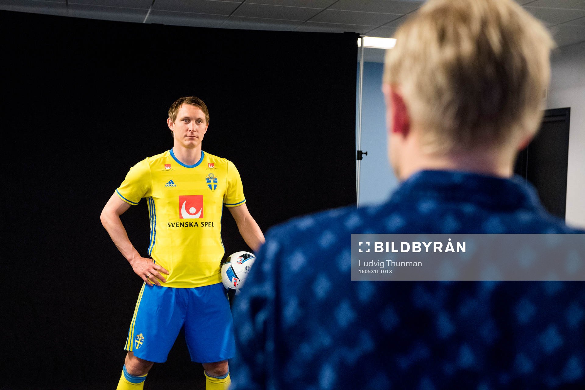 Sveriges Kim Källström fotograferas av Joel Marklund
