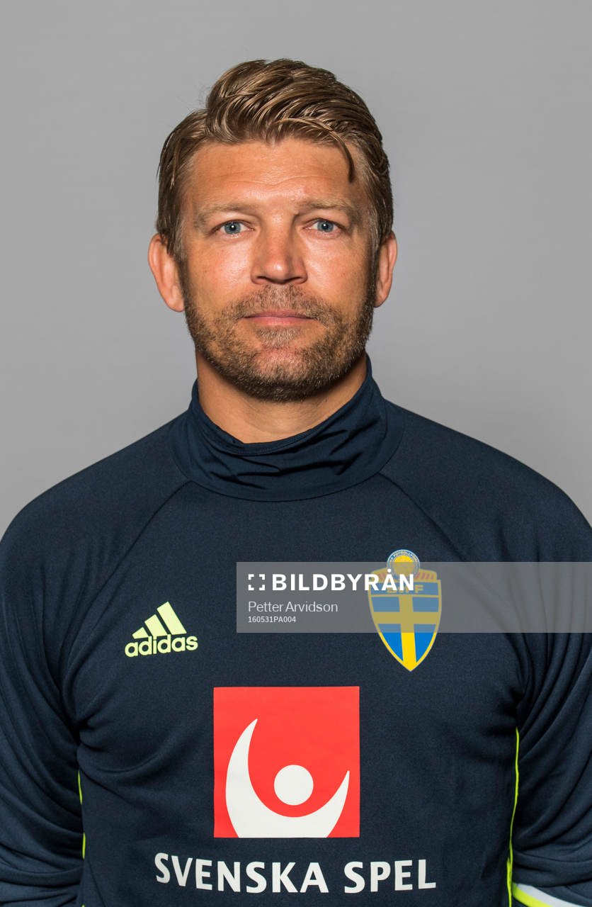 Sveriges players manager Marcus Allbäck