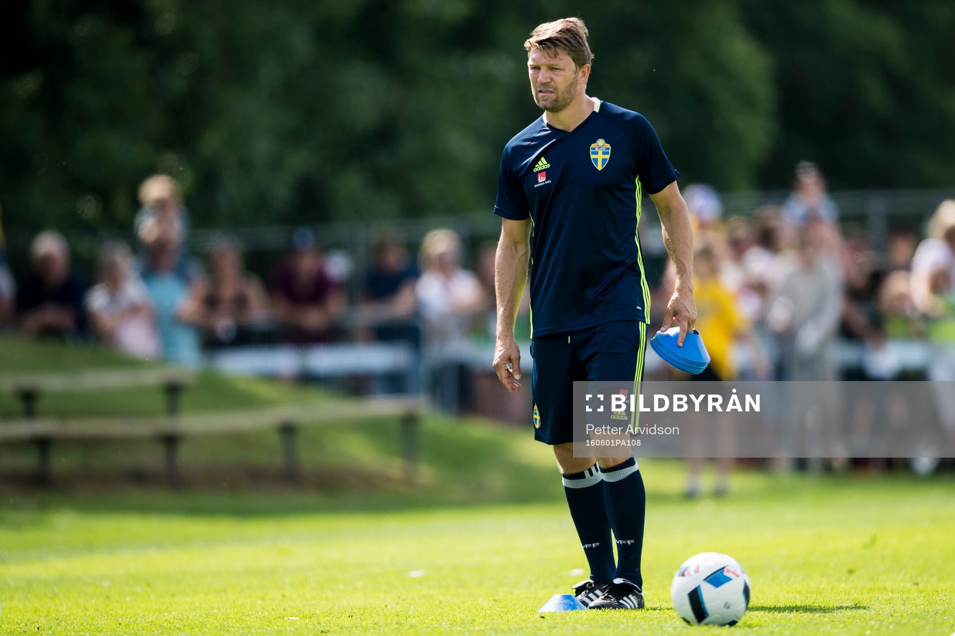 Players manager Marcus Allbäck