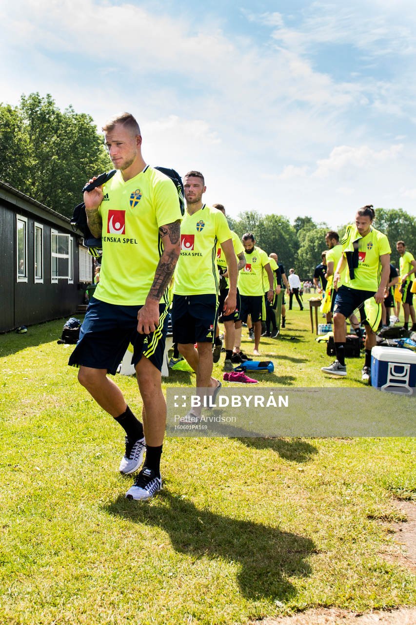 John Guidetti lämnar