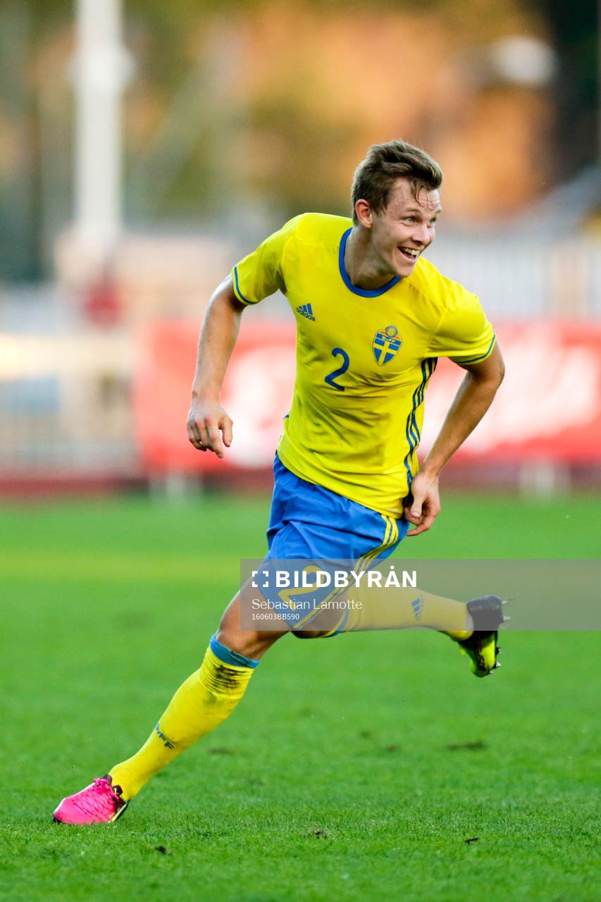 Sveriges Emil Krafth jublar