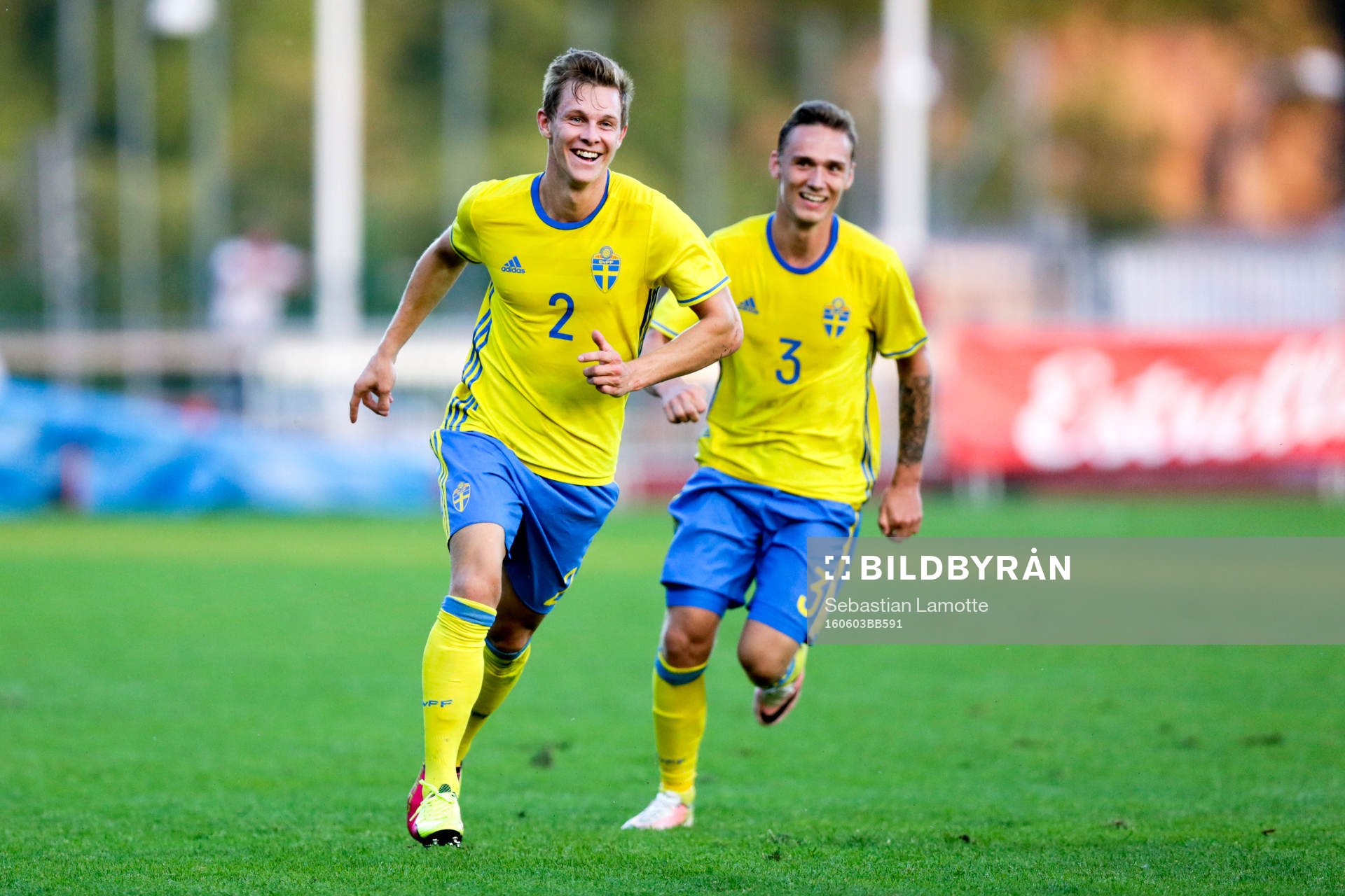 Sveriges Emil Krafth jublar