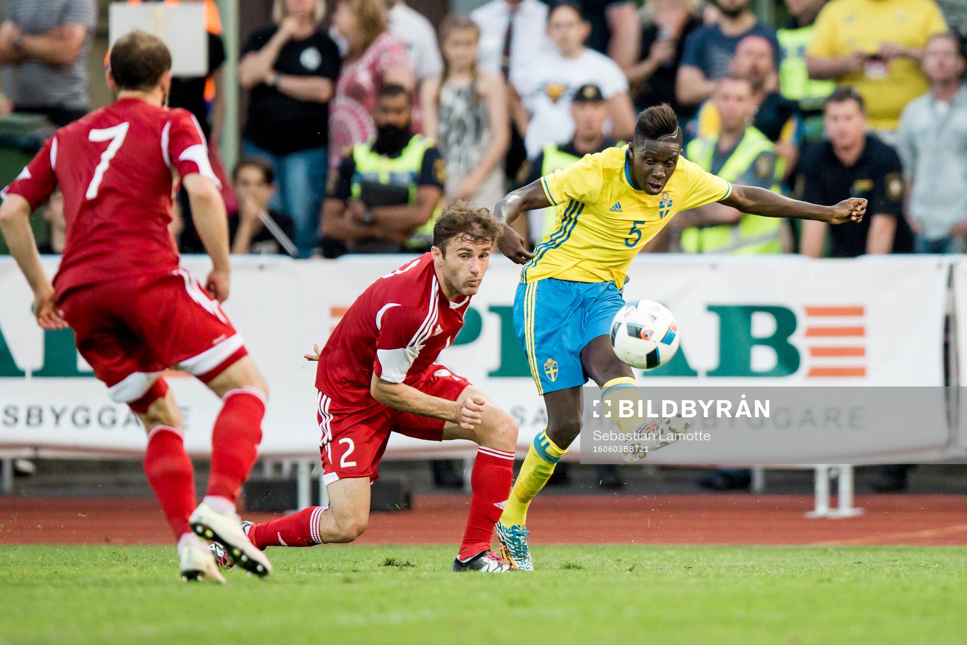 Sveriges Pa Konate under fotbollsmatchen i kvalet till U21-EM mellan Sverige och Georgien den 3 juni 2016 i Uddevalla.
