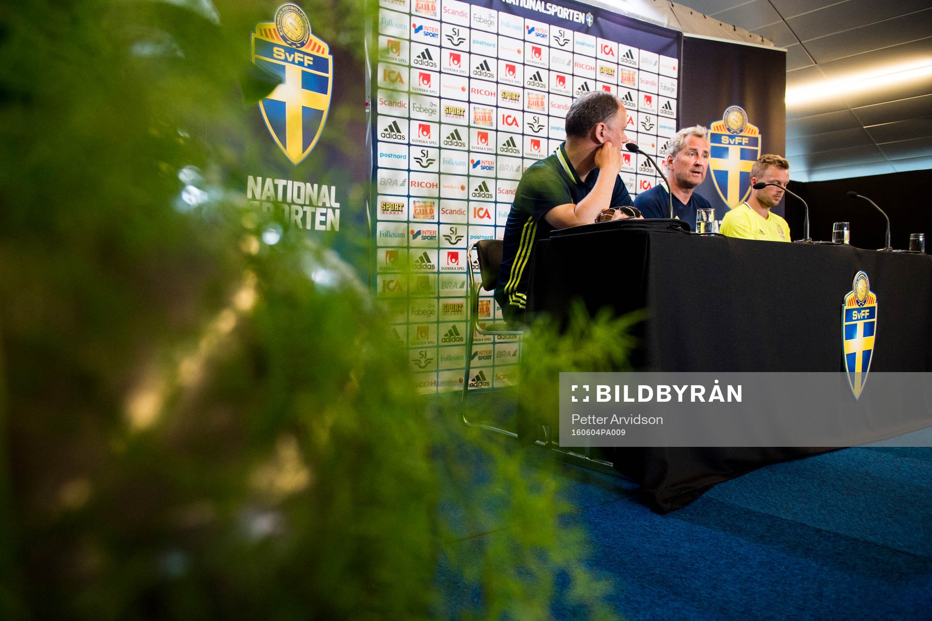 Förbundskapten Erik Hamrén och Sebastian Larsson