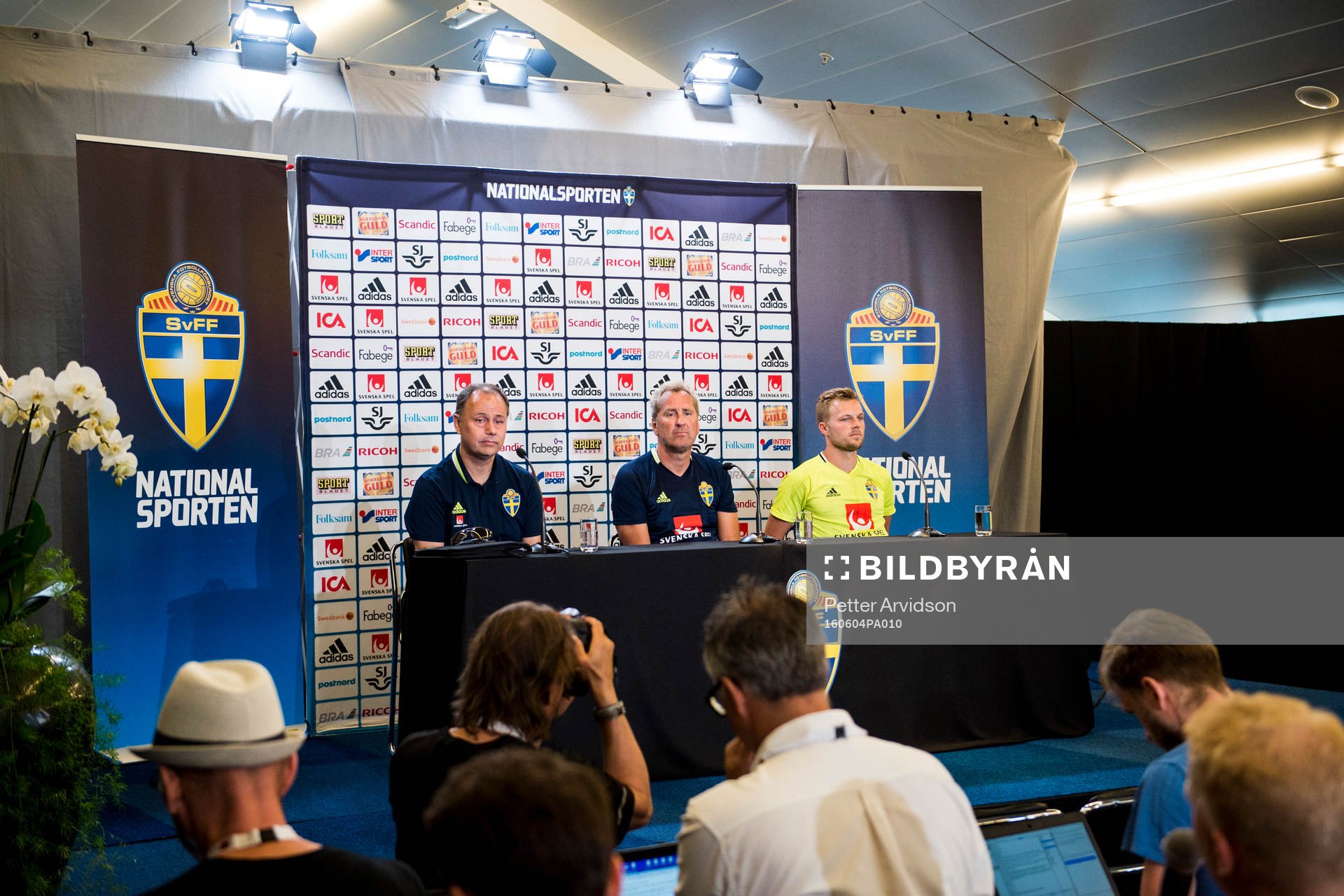 Presschef Niklas Bodell, förbundskapten Erik Hamrén och