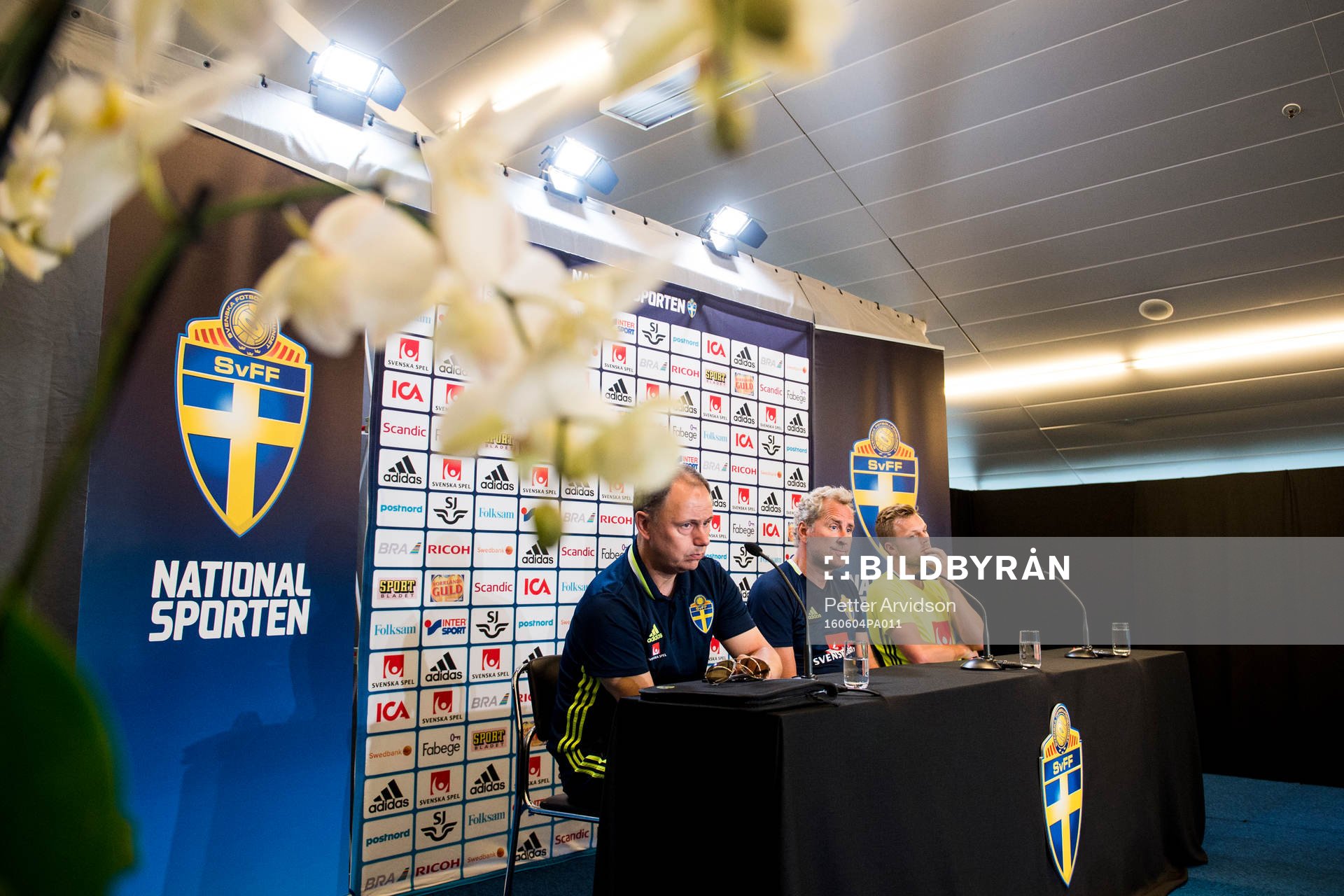 Presschef Niklas Bodell, förbundskapten Erik Hamrén och