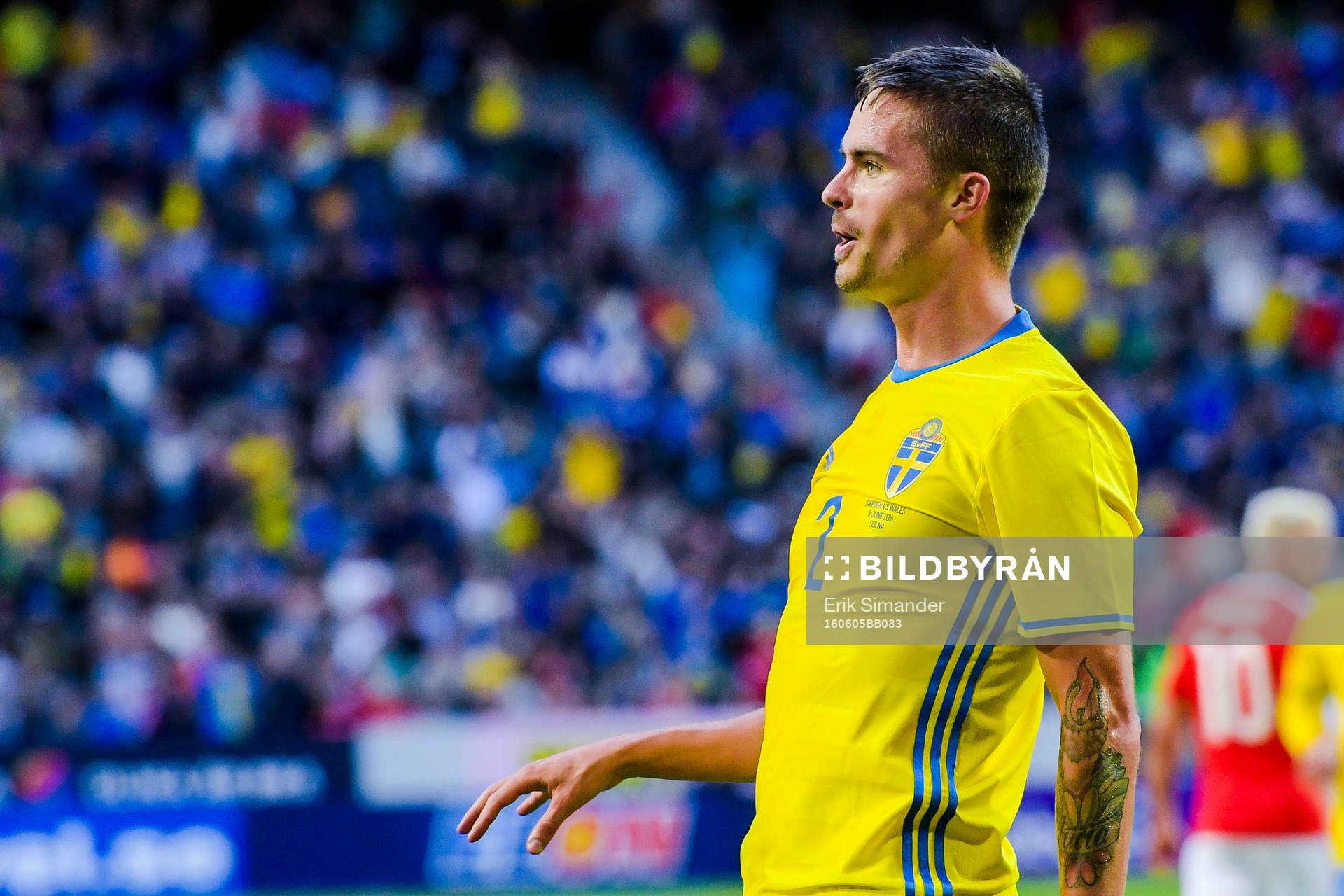 Sveriges Mikael Lustig jublar