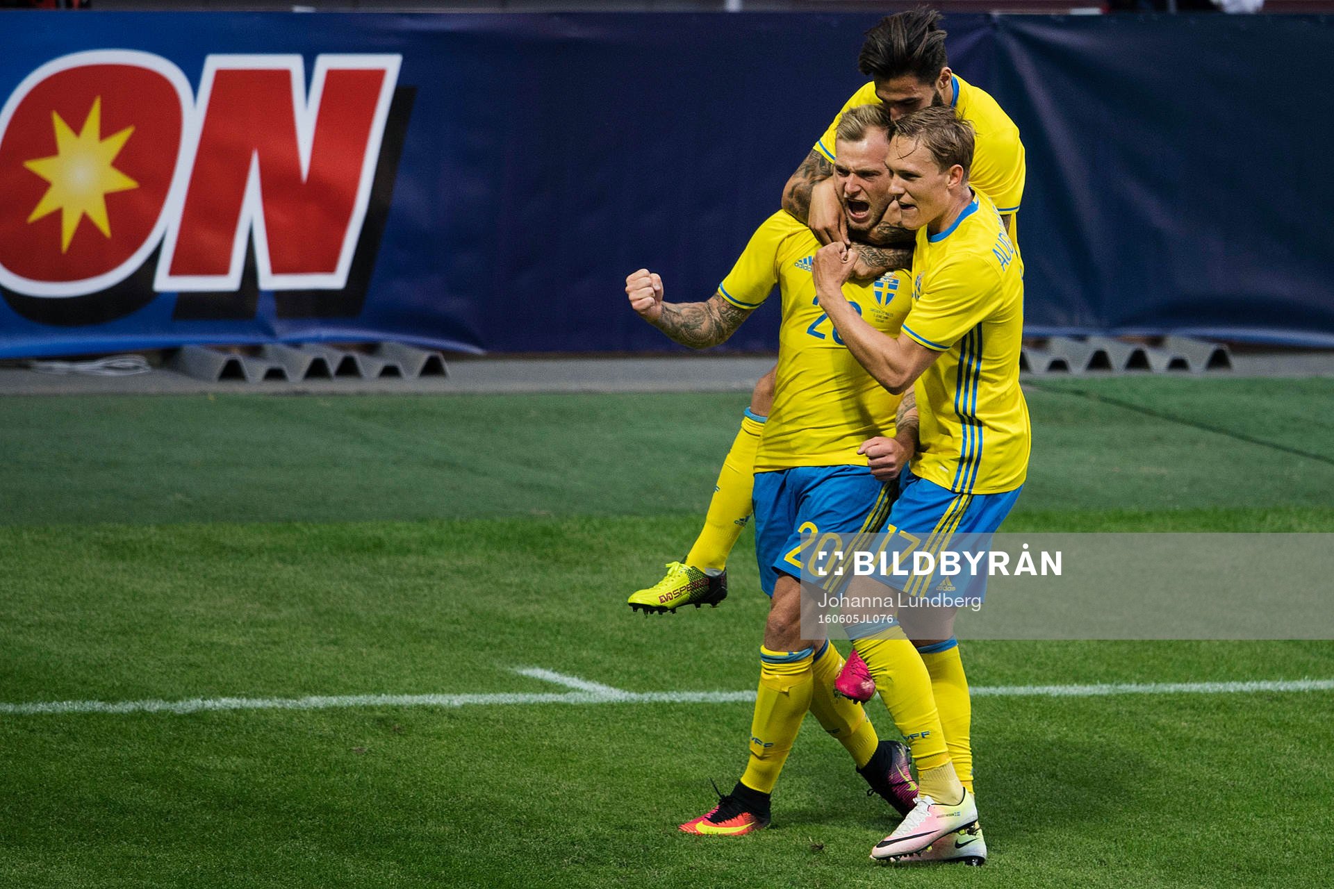 Sveriges Jimmy Durmaz, John Guidetti och Ludwig