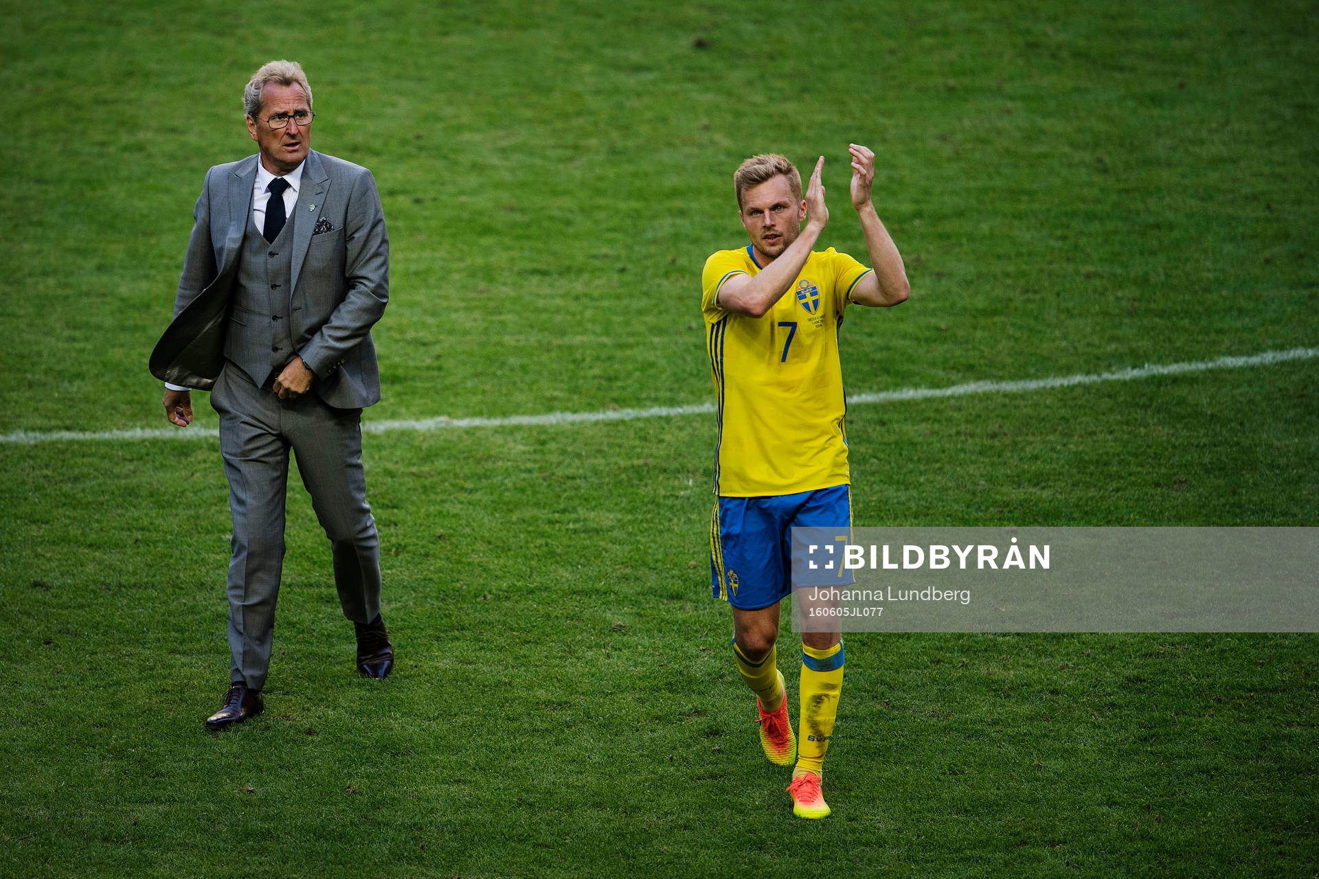 Sveriges förbundskapten Erik Hamrén och Sebastian Larsson