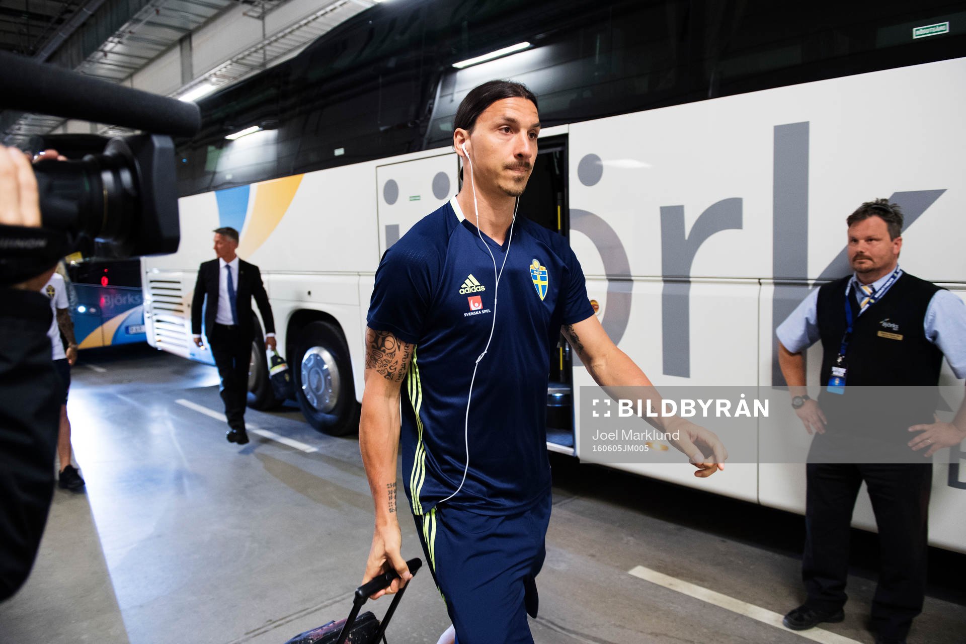 Sveriges Zlatan Ibrahimovic anländer med laget till arenan