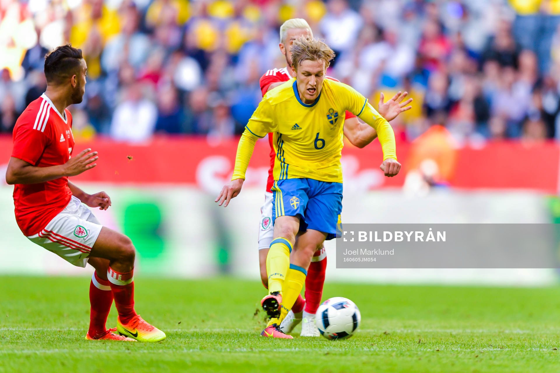 Sveriges Emil Forsberg gör 1-0
