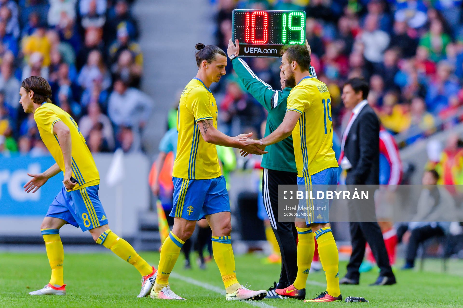 Byte mellan Sveriges Zlatan Ibrahimovic och Emir Kujovic