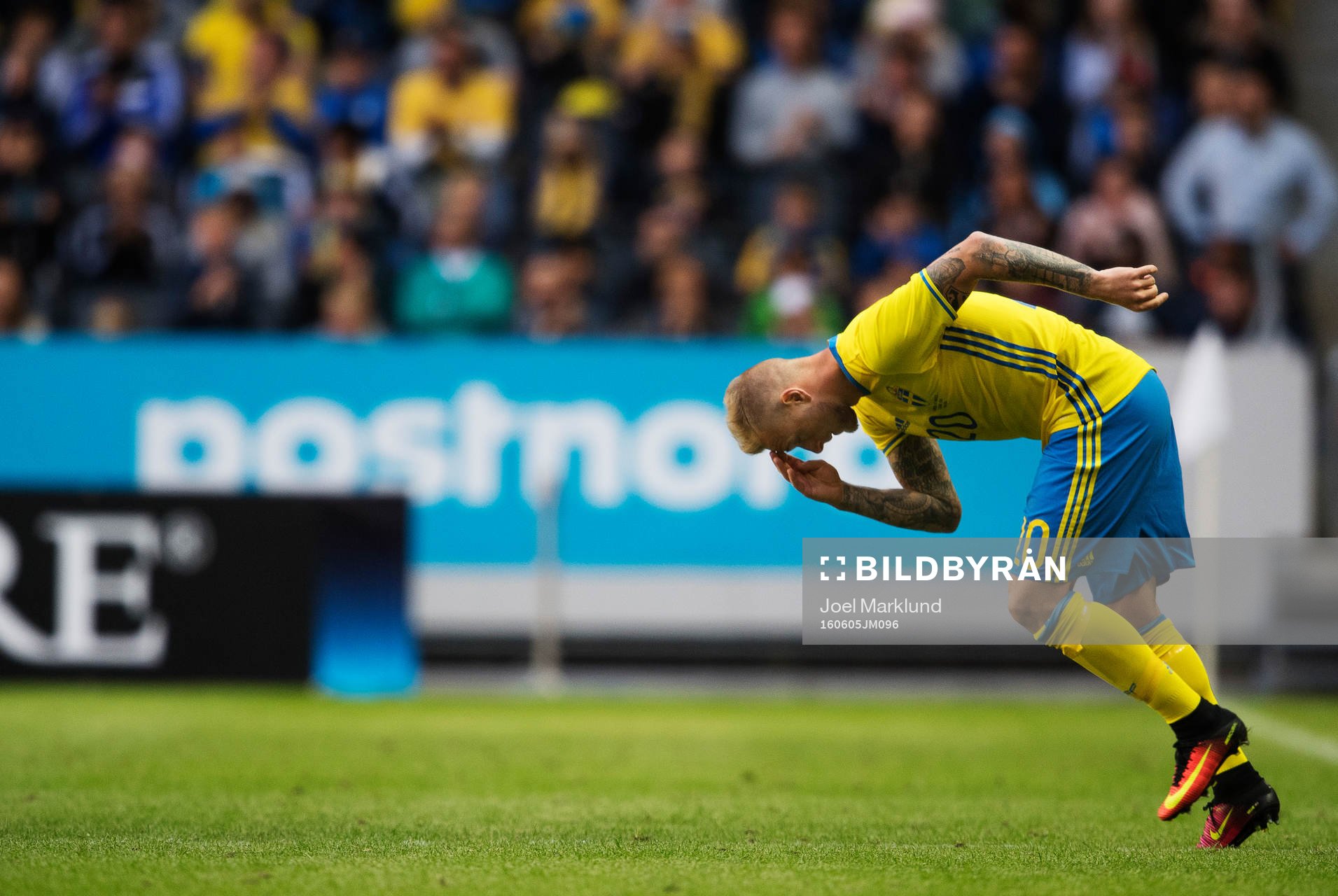 Sveriges John Guidetti när han byts in under fotbollslandskampen mellan Sverige och Wales den 5 juni 2016 i Stockholm.