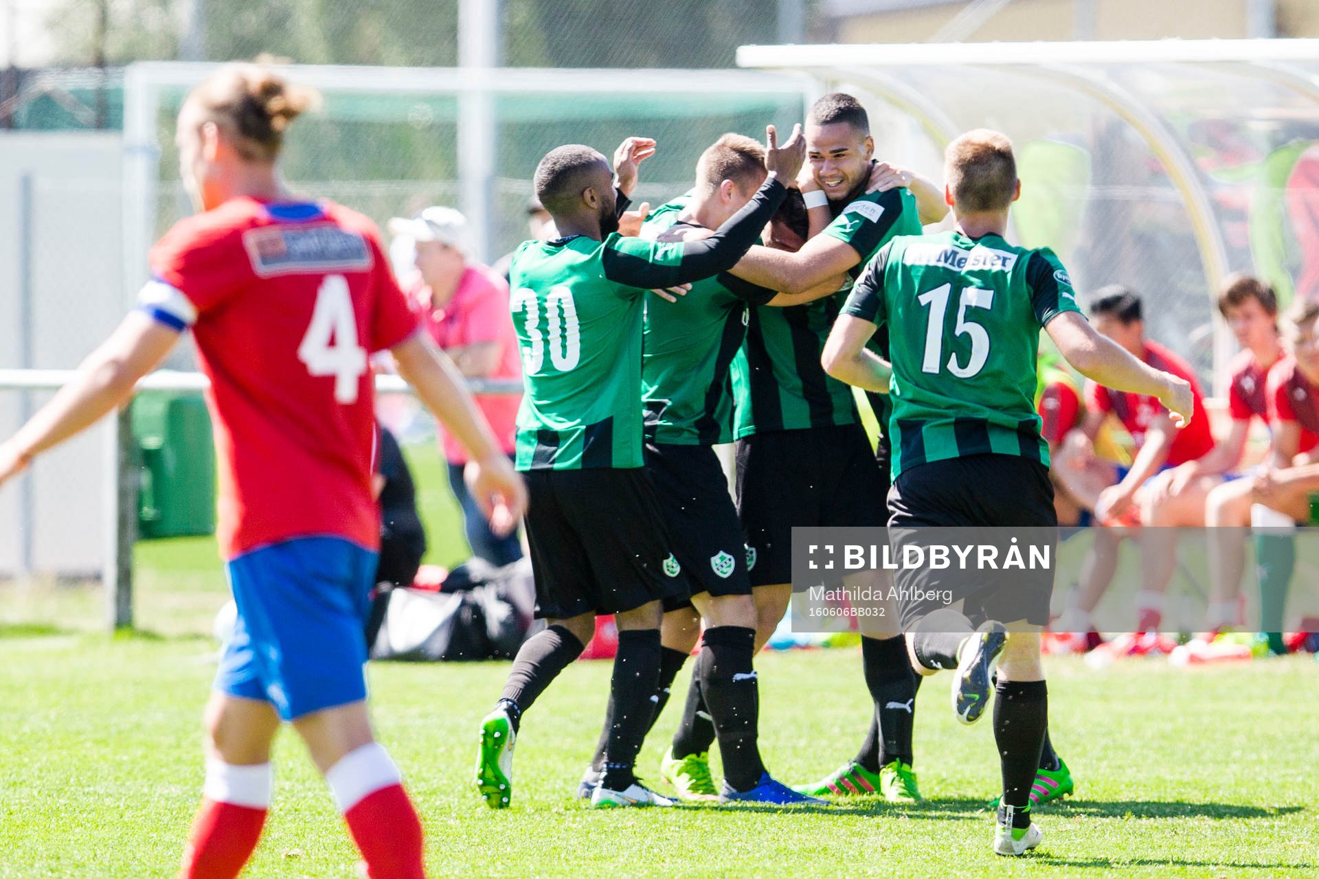 Högaborgs spelare jublar