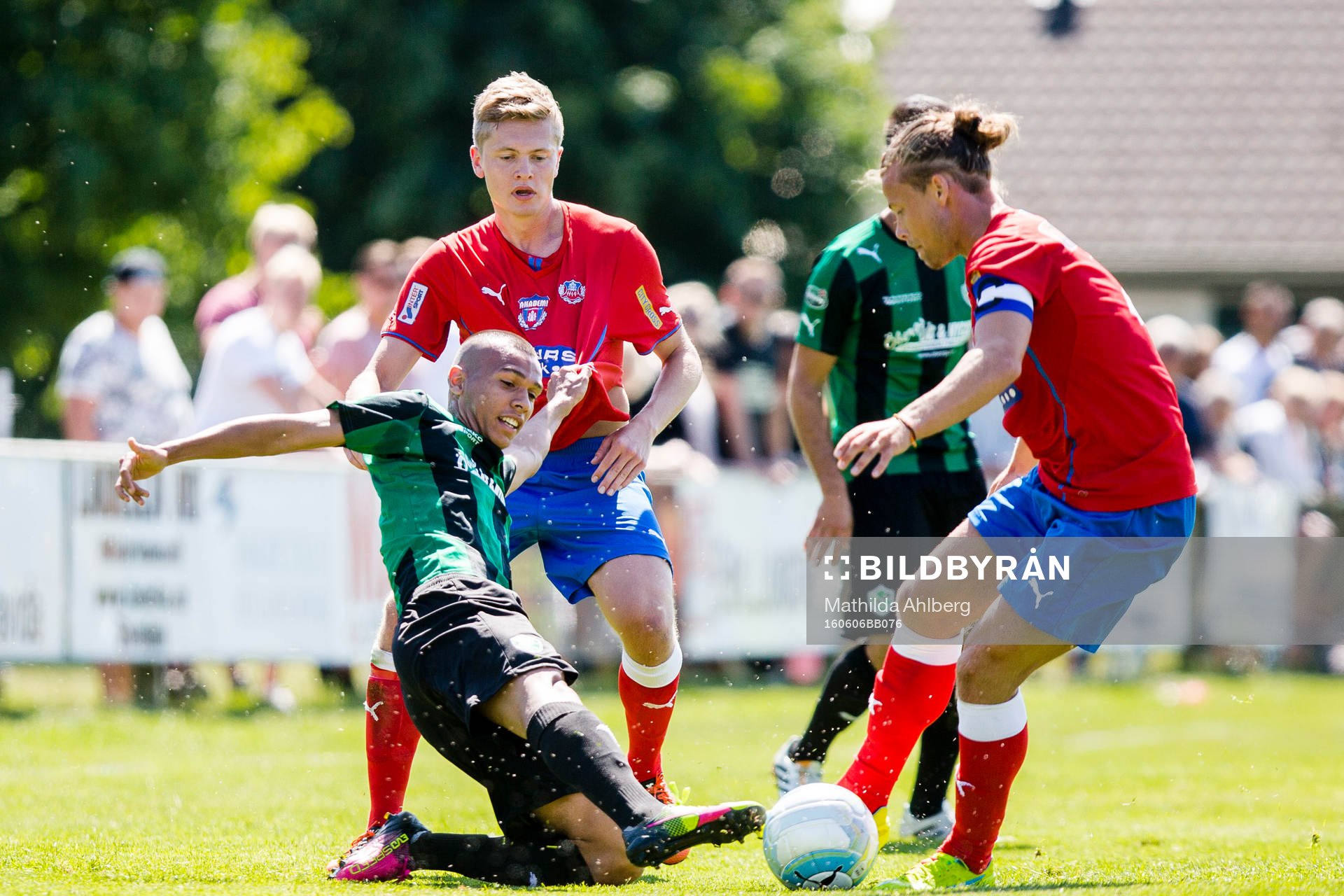 Högaborgs Sumar Almadjed i duell om bollen