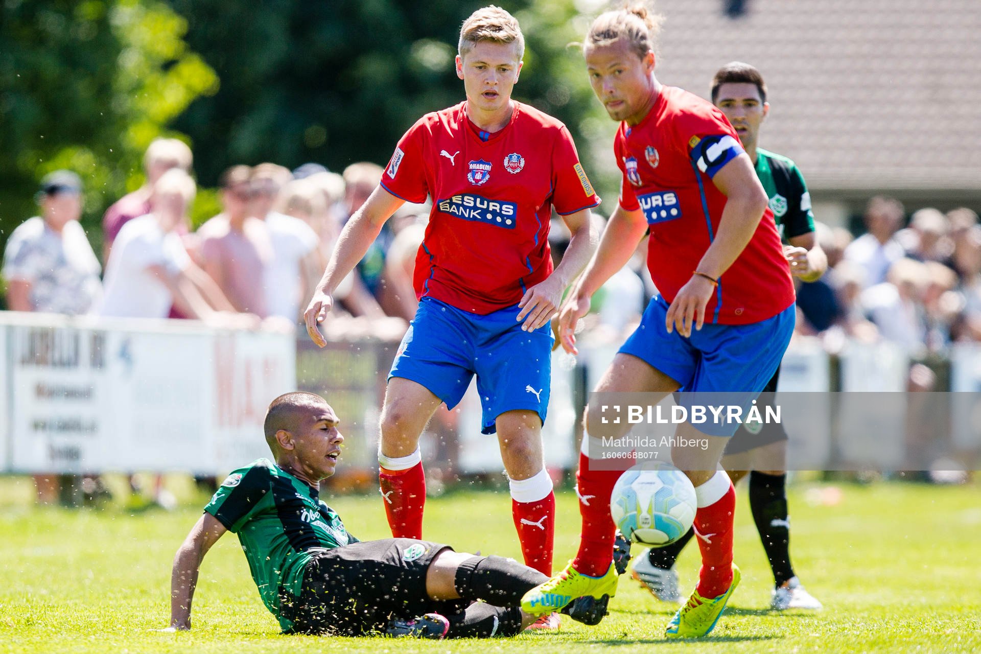 Högaborgs Sumar Almadjed i duell om bollen