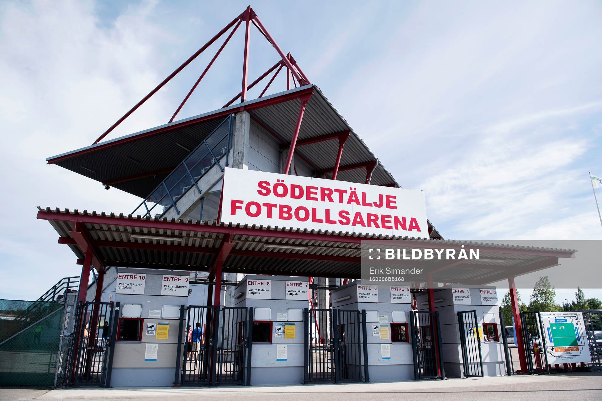 Exteriörbild över Södertälje Fotbollsarena