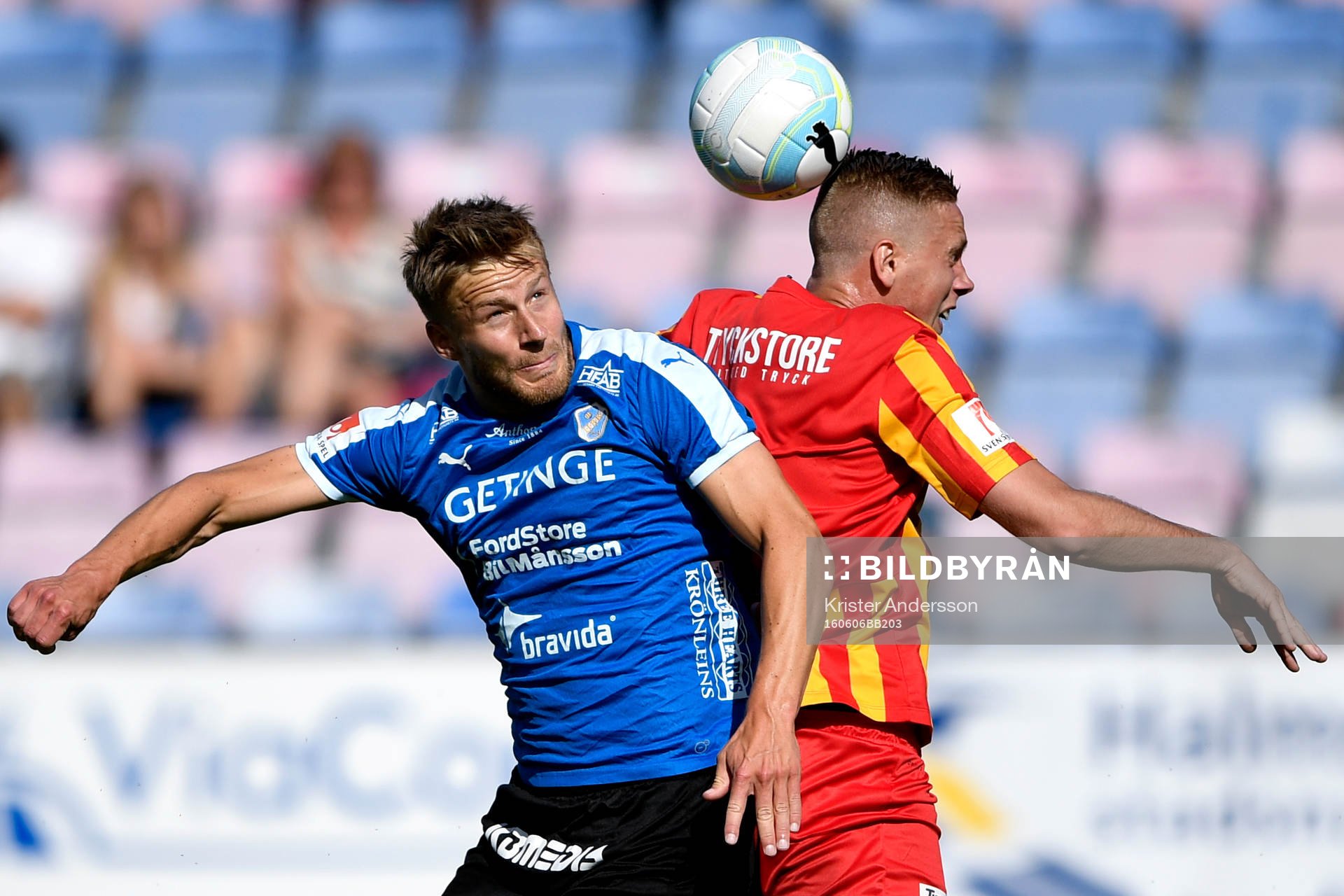 Halmstads Alexander Ruud Tveter och Syrianskas Mattias