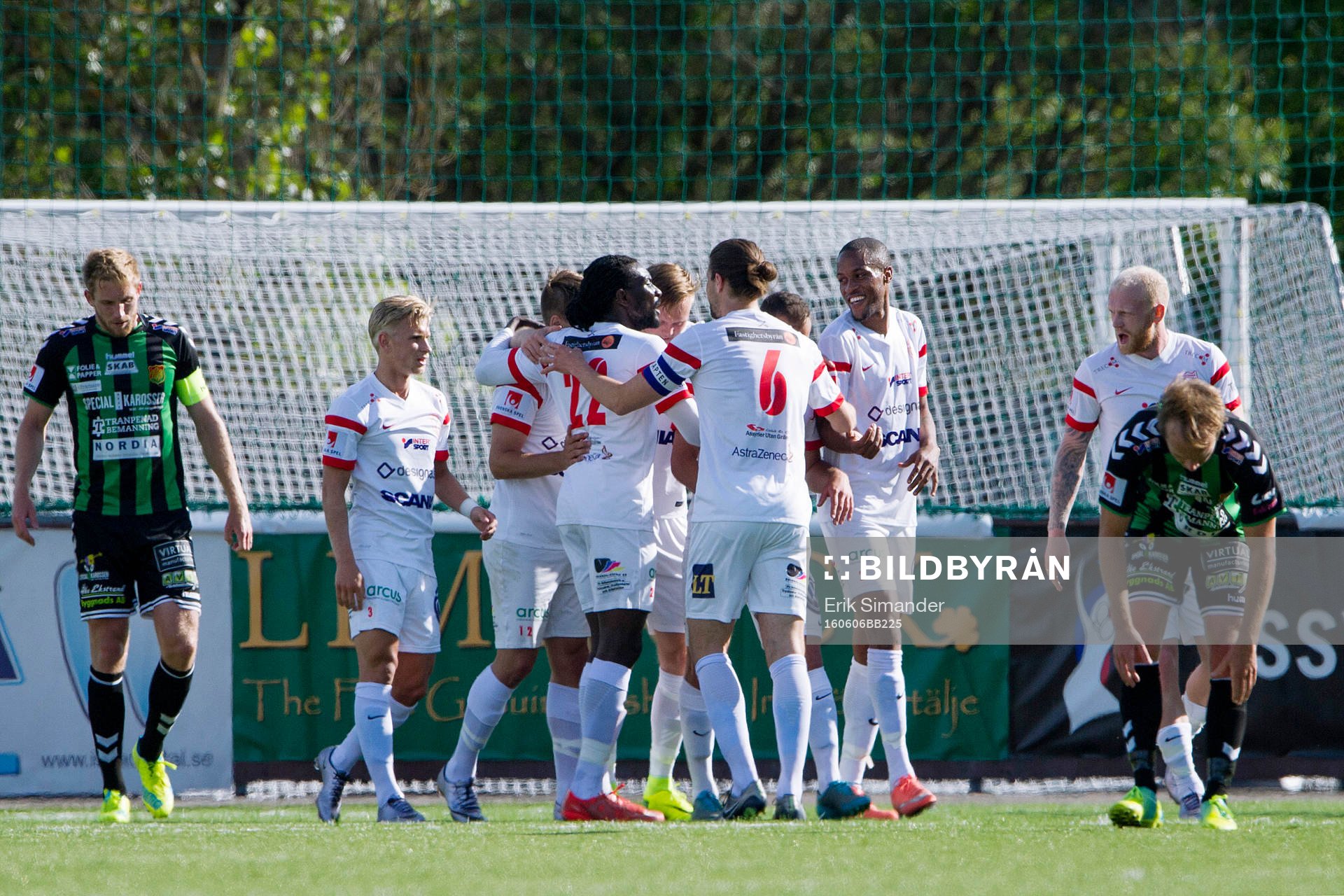 Assyriskas spelare jublar