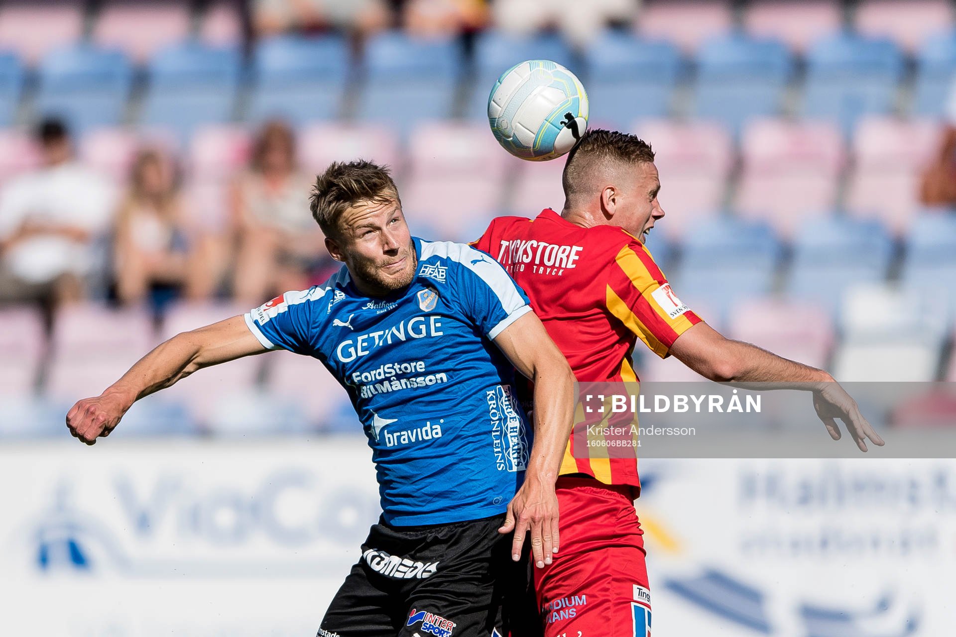 Halmstads Alexander Ruud Tveter och Syrianskas Mattias