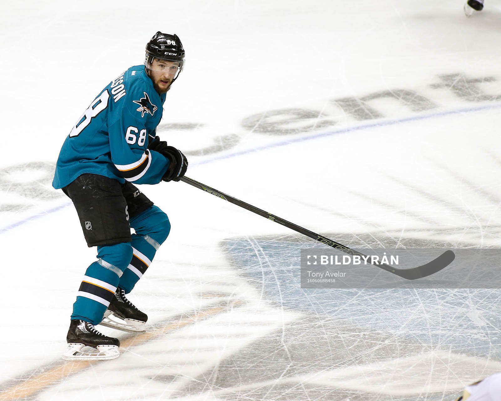 San Jose Sharks right wing Melker Karlsson (68)