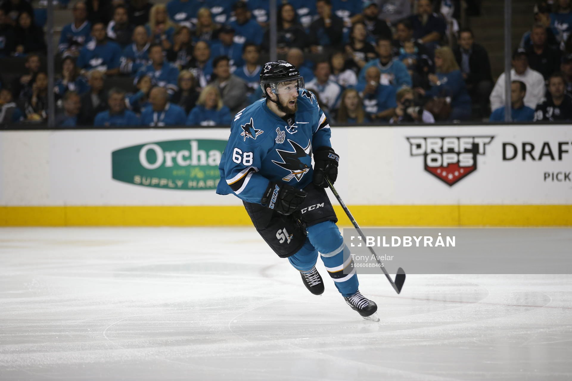 San Jose Sharks right wing Melker Karlsson (68)