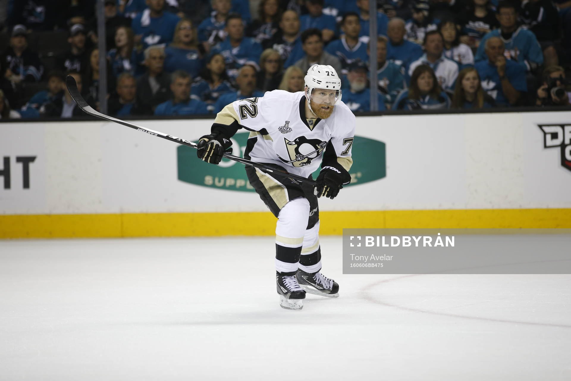 Pittsburgh Penguins right wing Patric Hörnqvist (72)