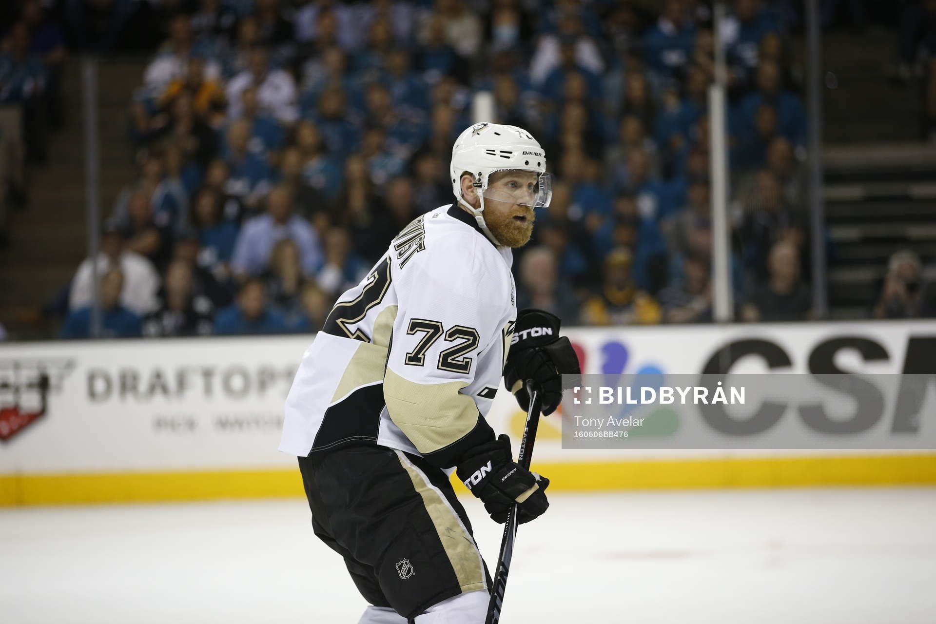 Pittsburgh Penguins right wing Patric Hörnqvist (72)
