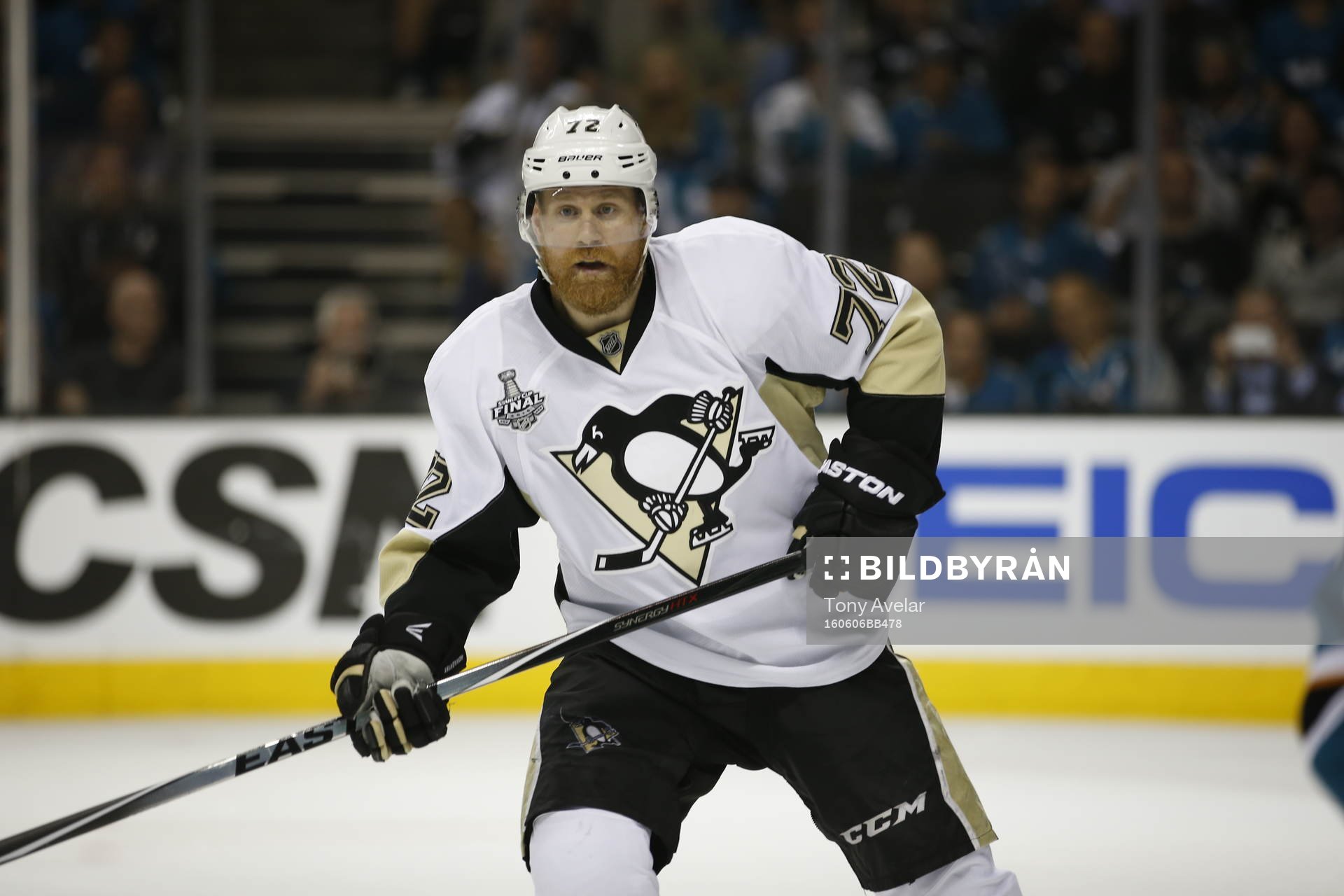 Pittsburgh Penguins right wing Patric Hörnqvist (72)
