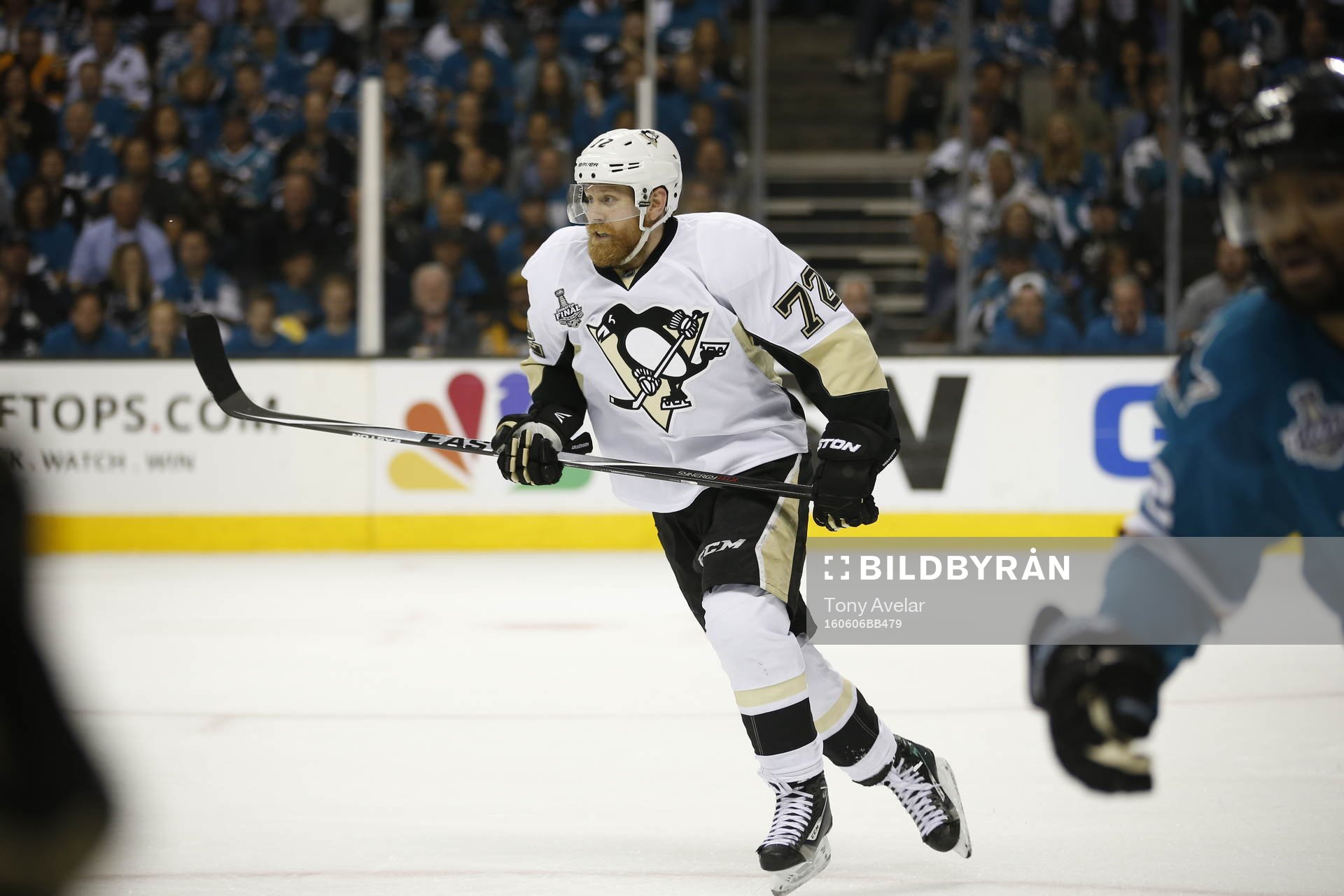 Pittsburgh Penguins right wing Patric Hörnqvist (72)