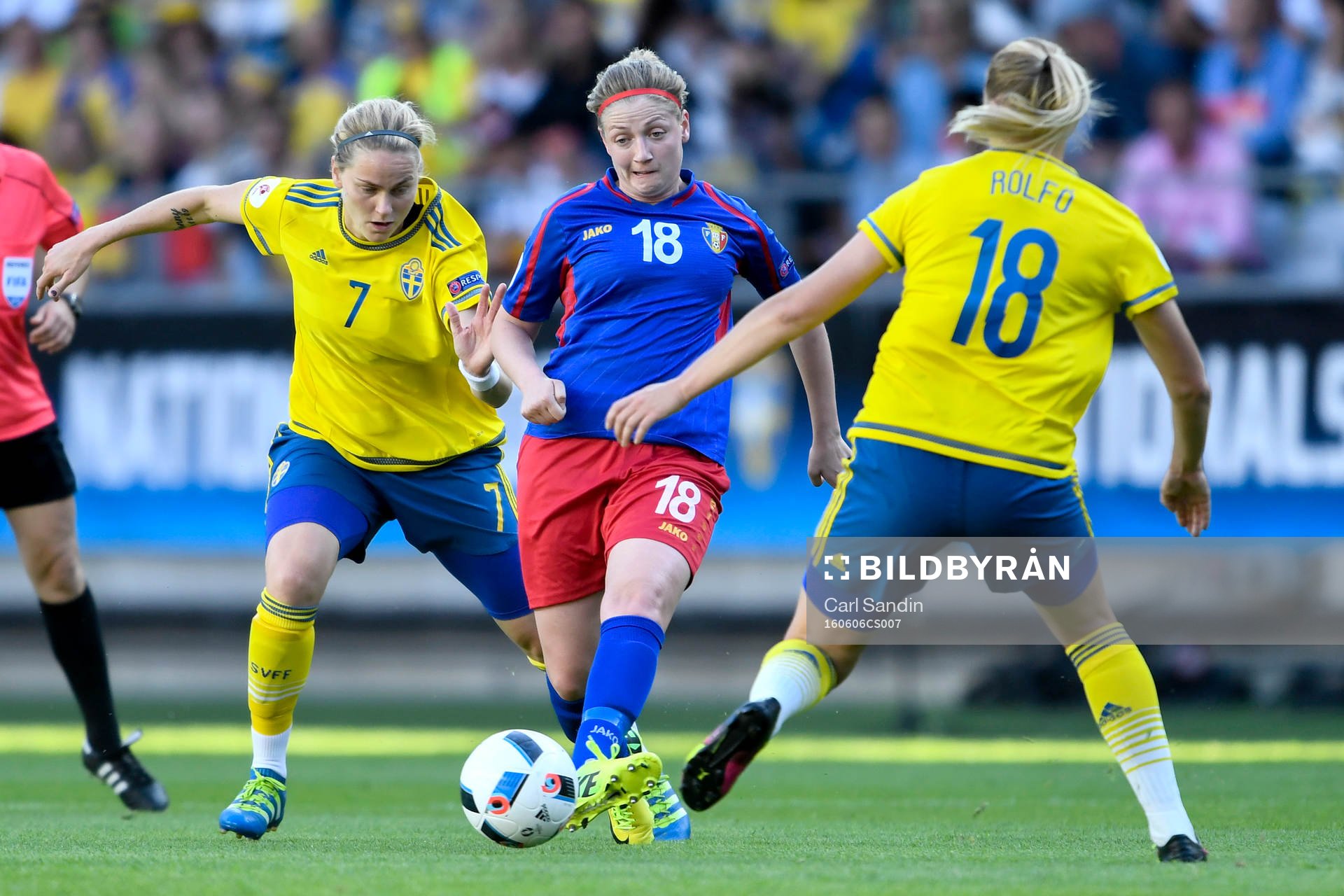 Sveriges Lisa Dahlkvist och Fridolina Rolfö och Moldaviens