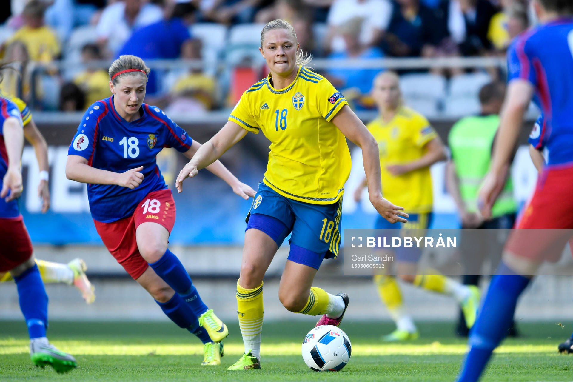 Moldaviens Ludmila Andone och Sveriges Fridolina Rolfö