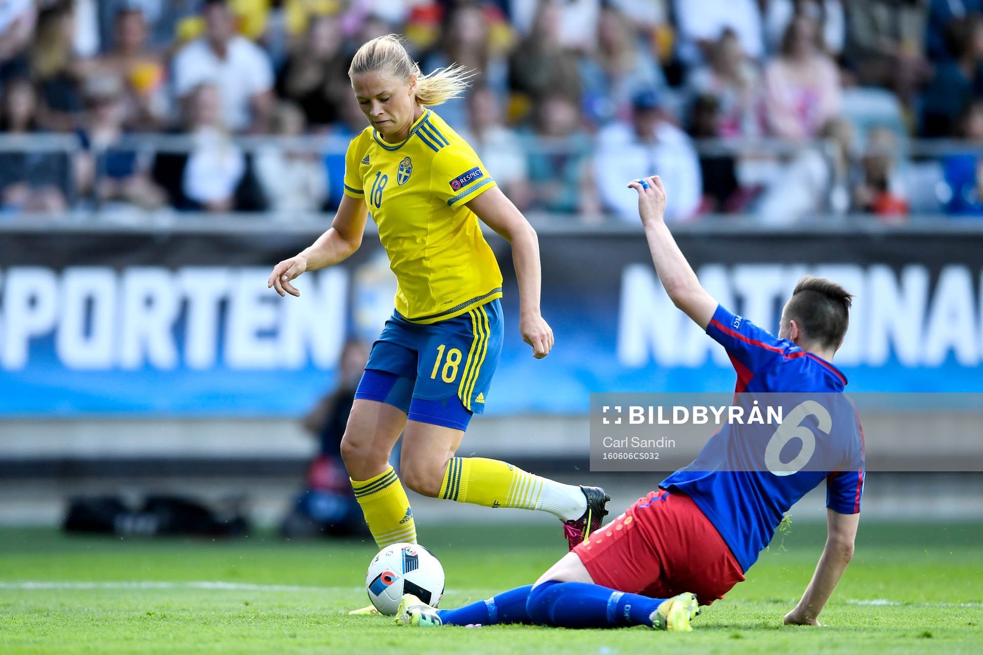 Sveriges Fridolina Rolfö och Moldaviens Natalia Munteanu