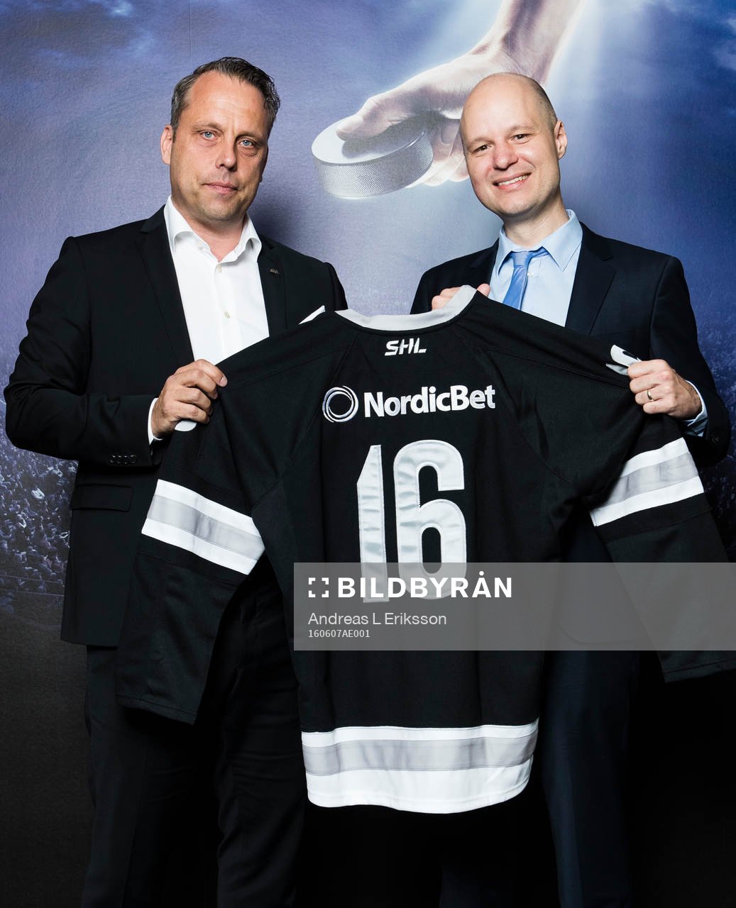 Jörgen Lindgren, vd SHL, och Jesper Svensson, kommersiell
