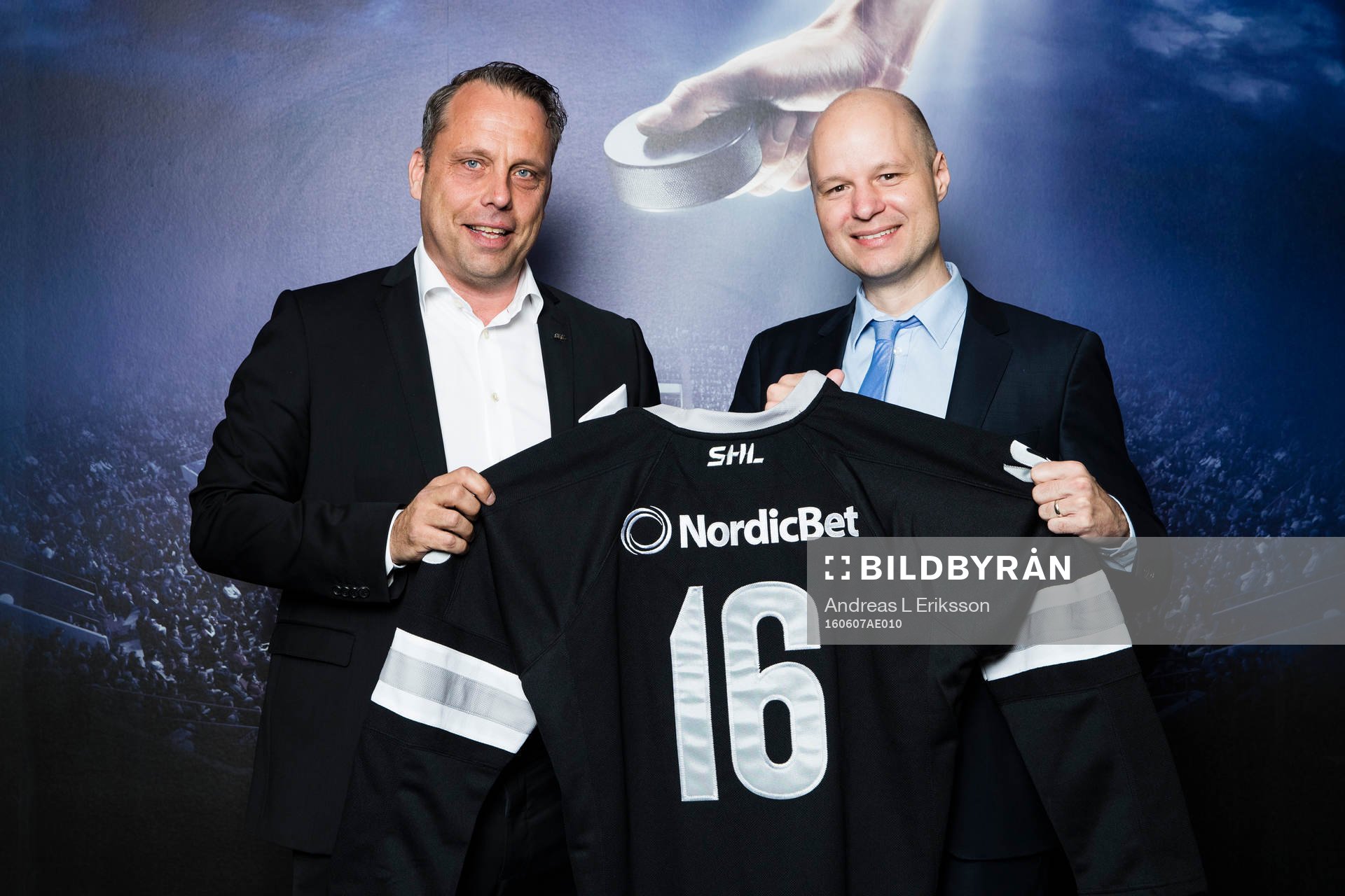 Jörgen Lindgren, vd SHL, och Jesper Svensson, kommersiell