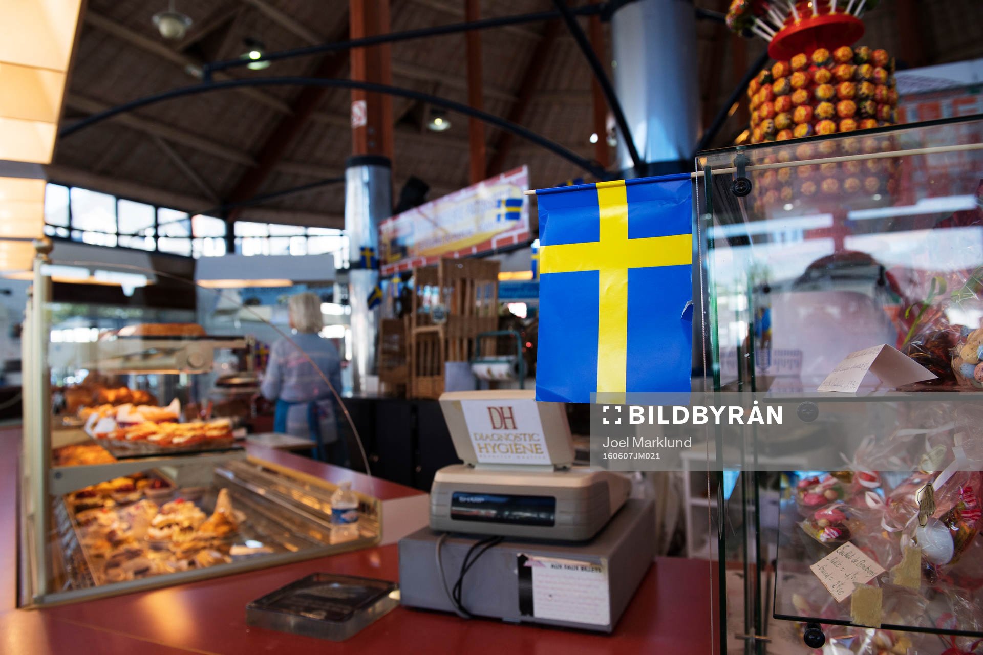 Sveriges flagga i en butik