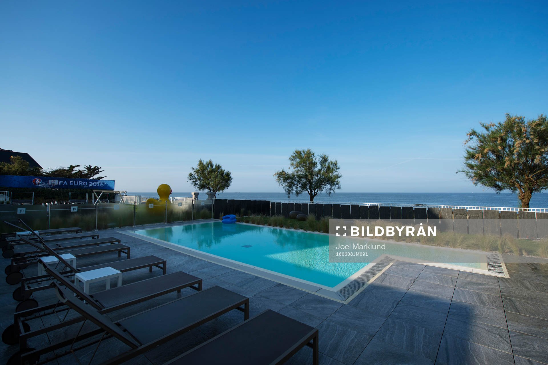 Ett poolområde på Sveriges hotell Relais Thalasso -