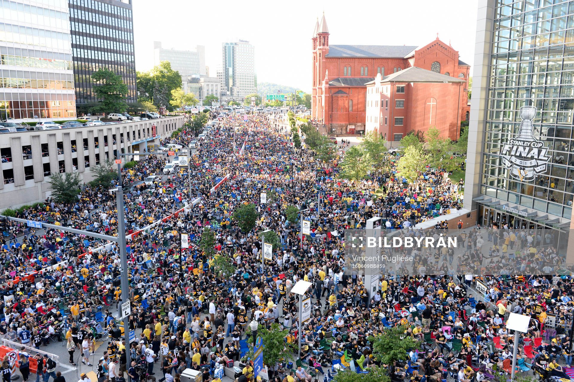 The crowd outside of Consol Energy Center prior to the NHL