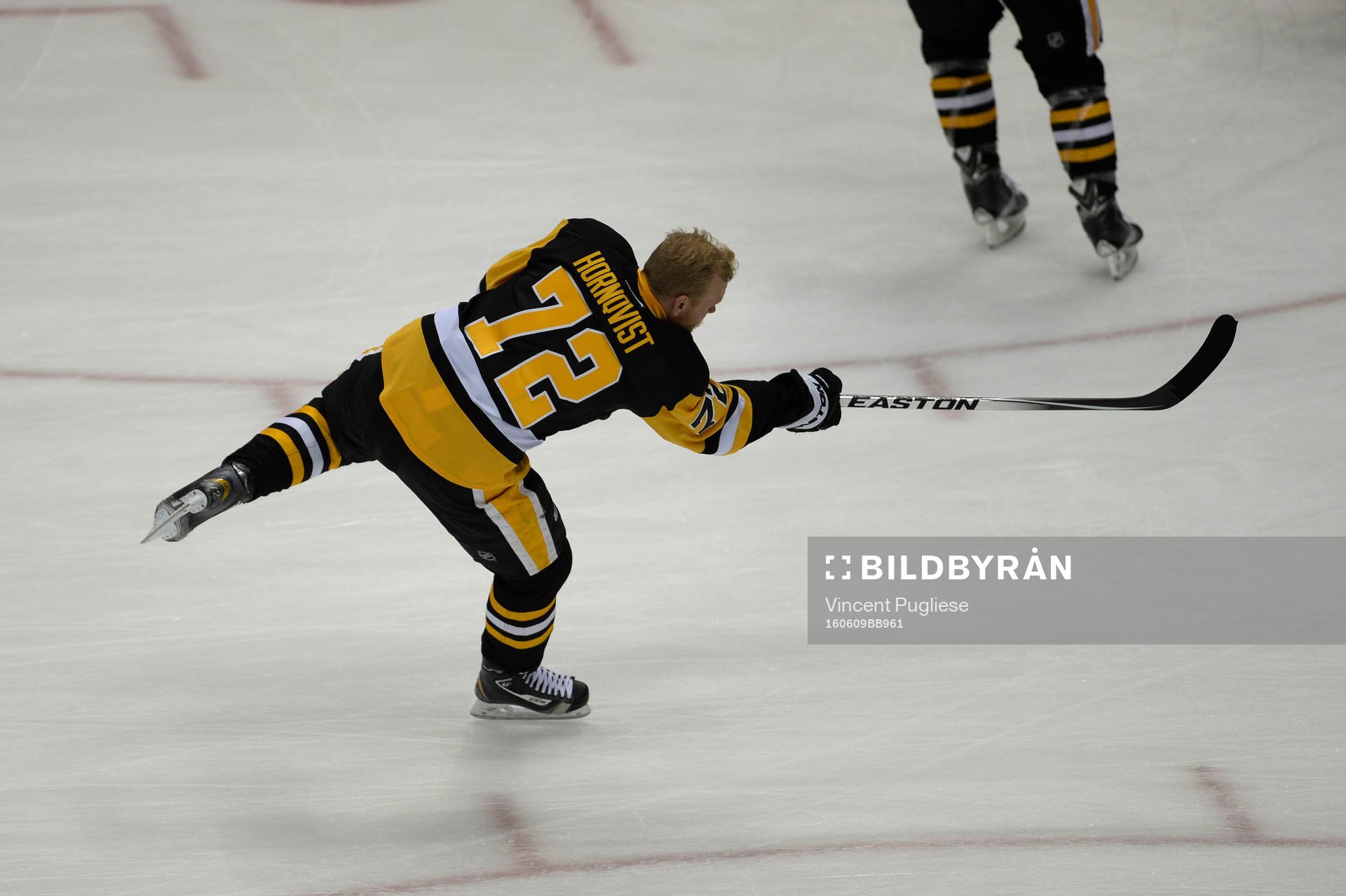 Pittsburgh Penguins right winger Patric Hörnqvist (72)