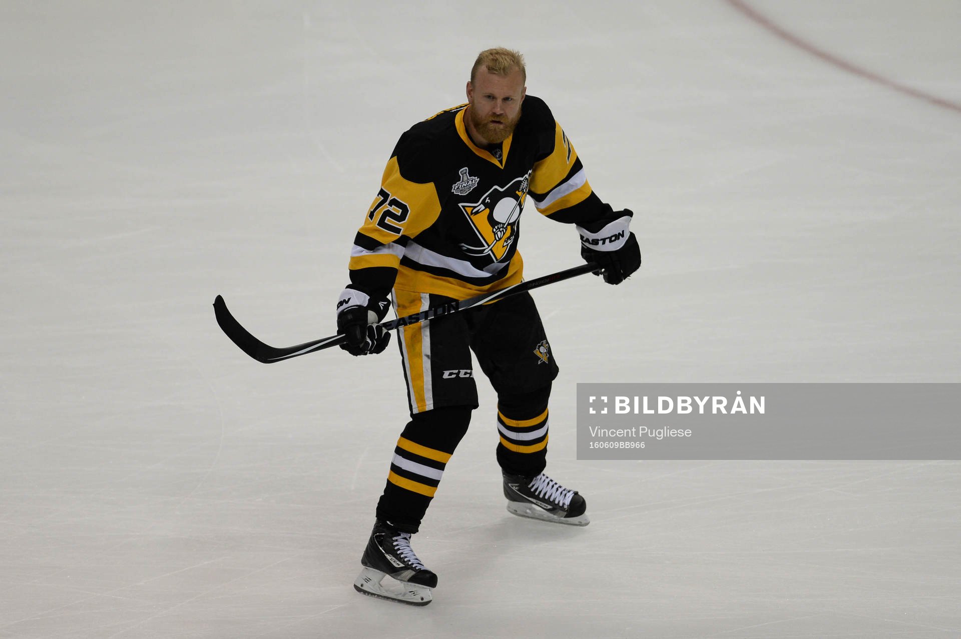 Pittsburgh Penguins right winger Patric Hörnqvist (72)