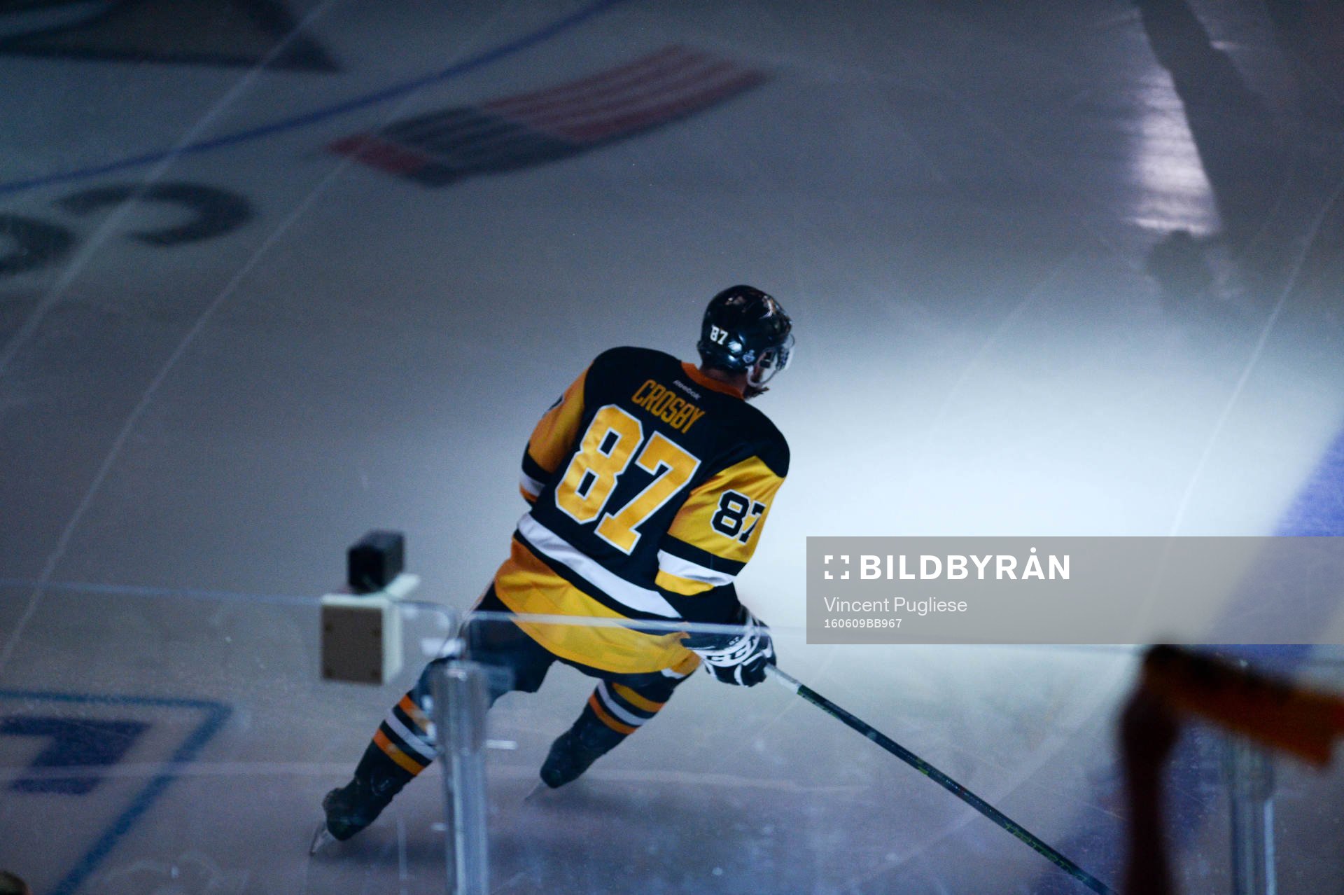 Pittsburgh Penguins center Sidney Crosby (87) skates the