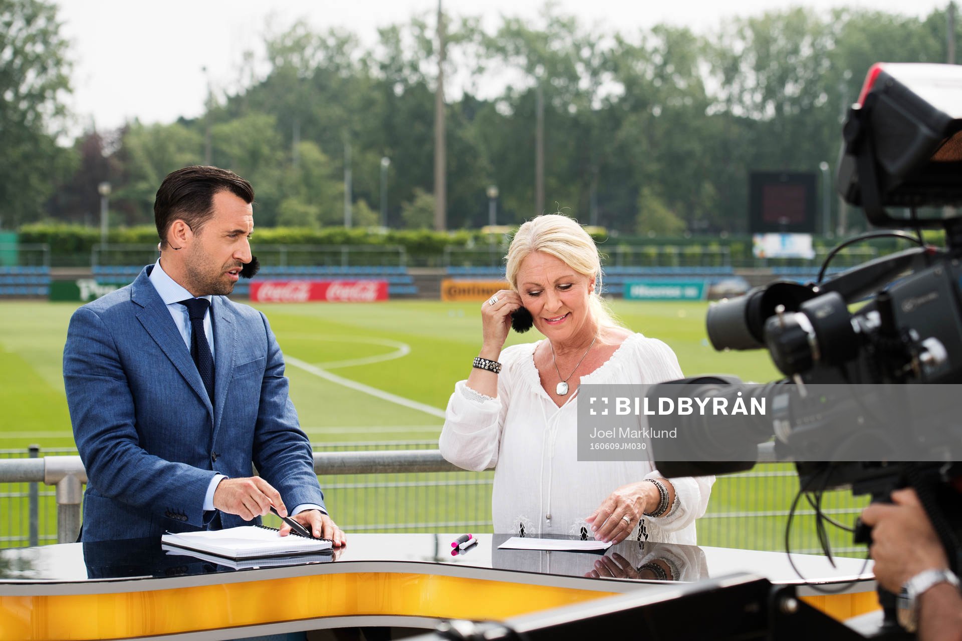s expert Matias Concha och programledare Jane Björck i