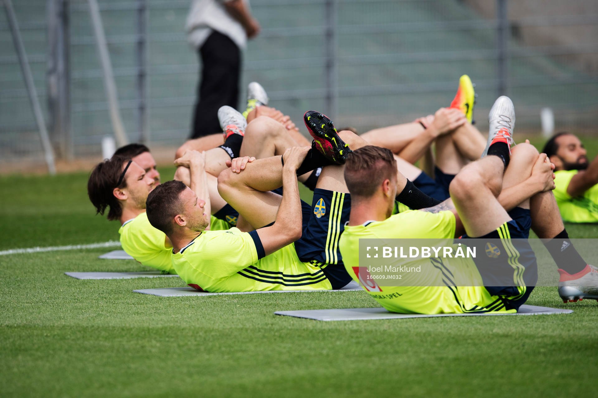 Marcus Berg stretchar