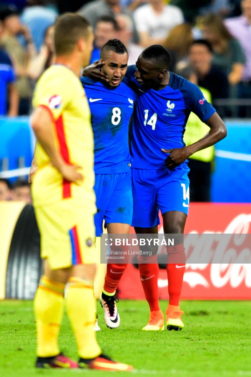 Frankrikes Dimitri Payet och Blaise Matuidi jublar