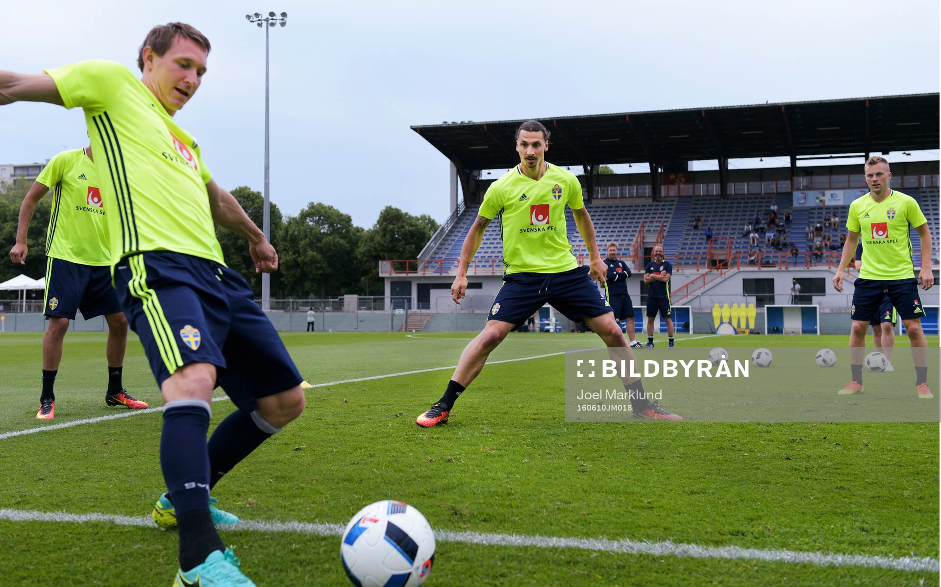 Sveriges Kim Källström, Zlatan Ibrahimovic och Sebastian