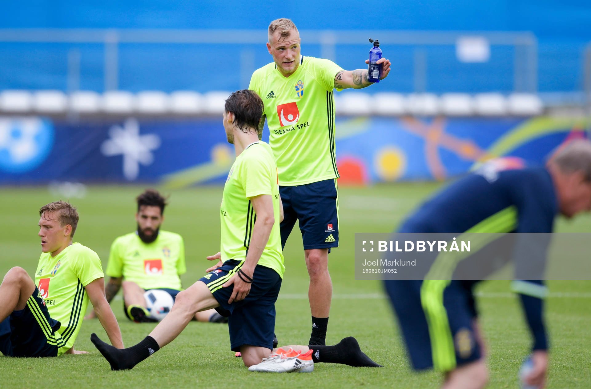 Sveriges John Guidetti och Albin Ekdal diskuterar
